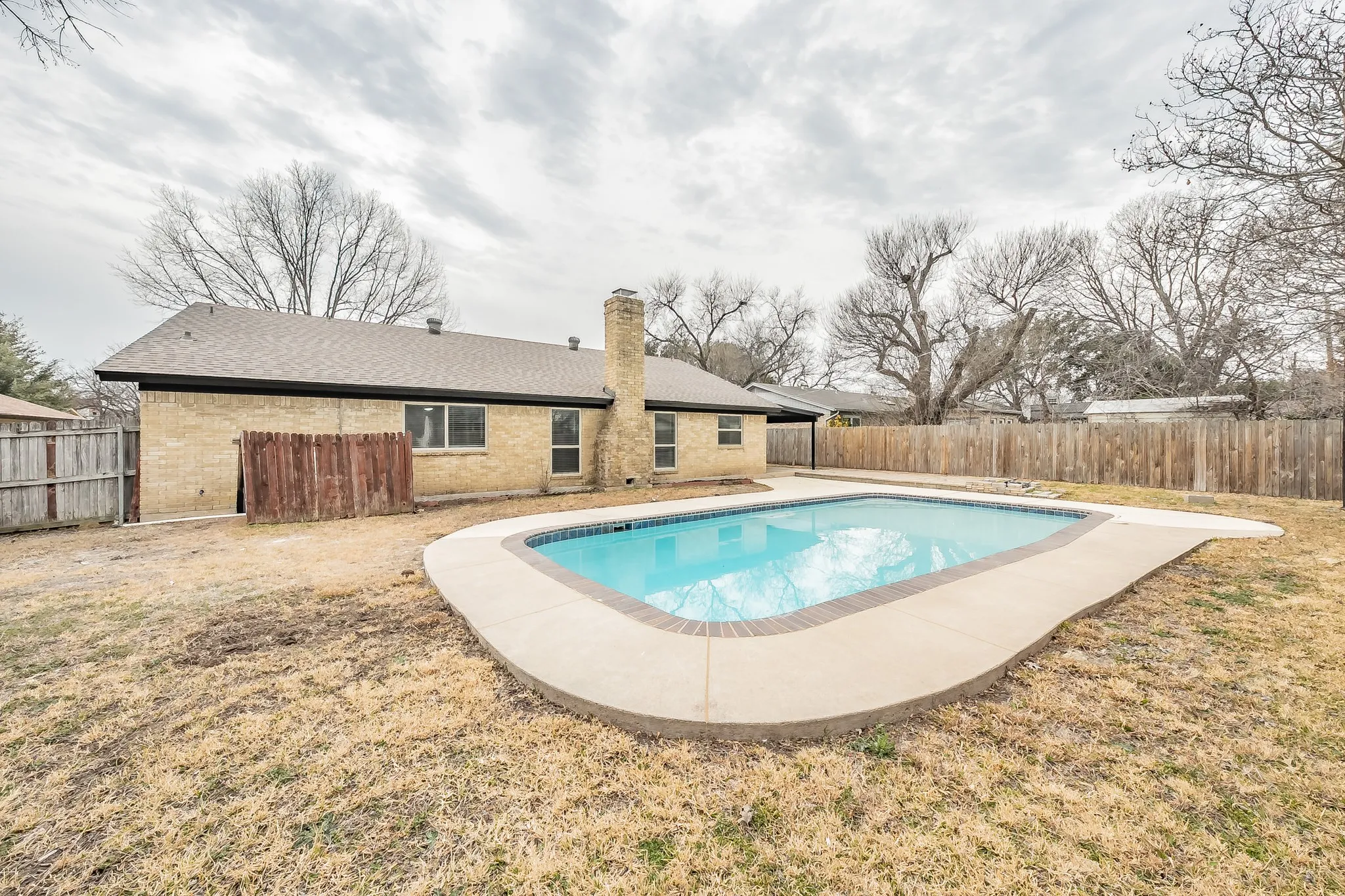 Single Family Residence For Sale in Tarrant County , 8409 Glenann Drive, North Richland Hills, Texas 76182, 3 Bedroom, 2 Bathroom, 2 Garage spaces, 1,739 Sqft, built in 1973, mls#21233340, Real Estate Agent in North Richland Hills, Homes For Sale in Tarrant county, Homes For Sale in North Richland Hills, Realtor in North Richland Hills Texas, Real Estate Brokerage Independent Realty Texas, Luminita Cordes Realtor