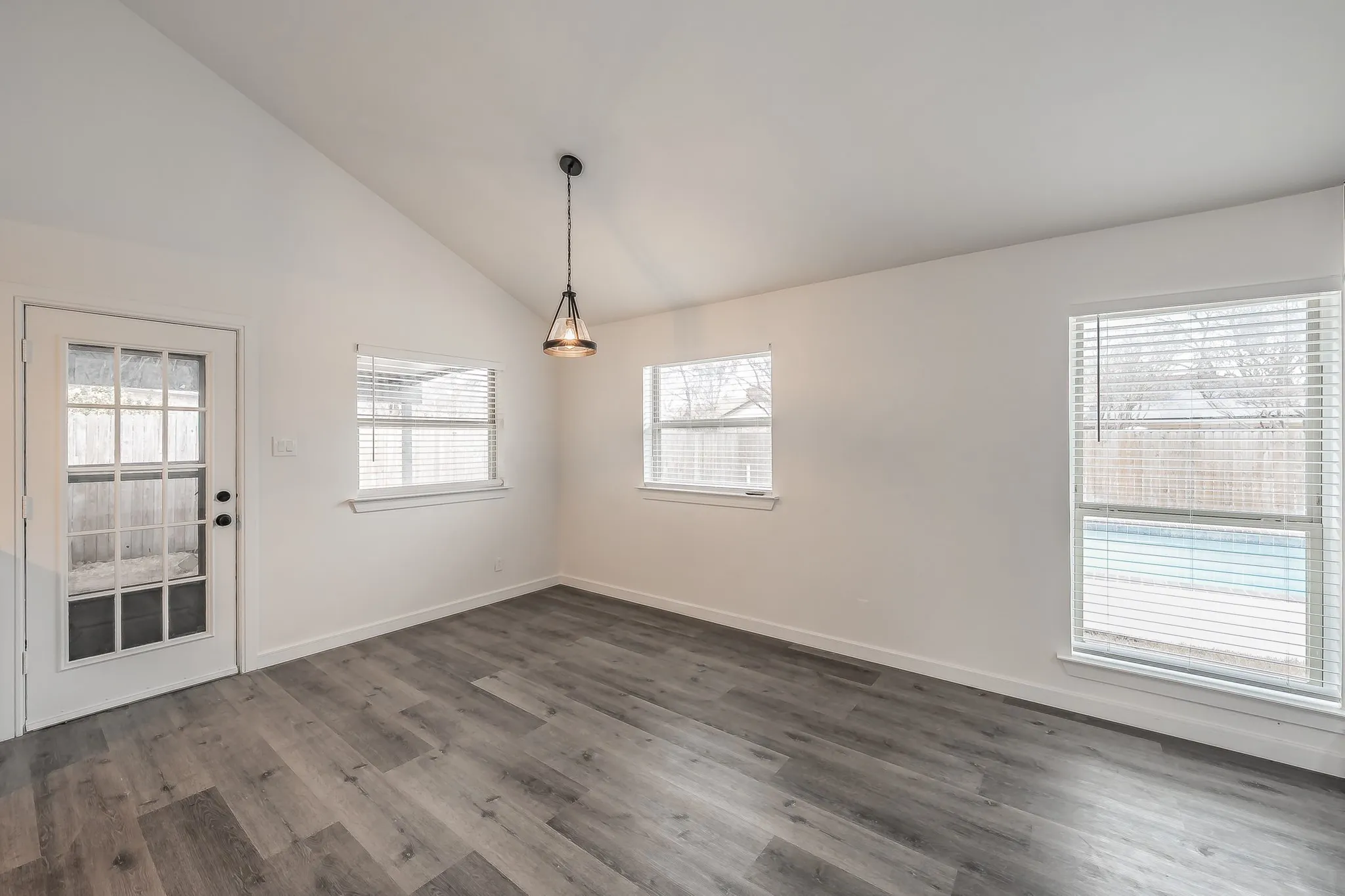 Single Family Residence For Sale in Tarrant County , 8409 Glenann Drive, North Richland Hills, Texas 76182, 3 Bedroom, 2 Bathroom, 2 Garage spaces, 1,739 Sqft, built in 1973, mls#21233340, Real Estate Agent in North Richland Hills, Homes For Sale in Tarrant county, Homes For Sale in North Richland Hills, Realtor in North Richland Hills Texas, Real Estate Brokerage Independent Realty Texas, Luminita Cordes Realtor