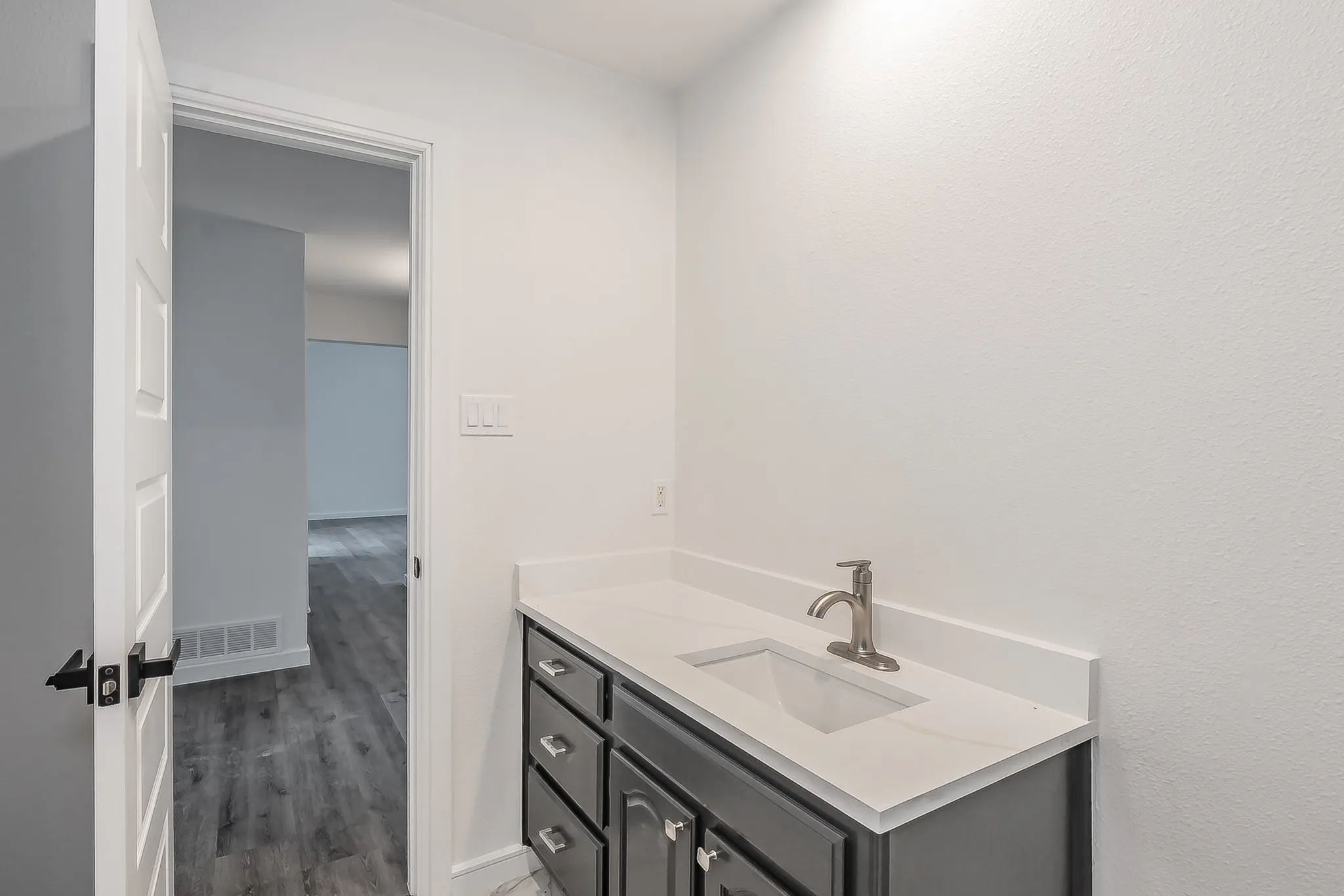 Single Family Residence For Sale in Tarrant County , 8409 Glenann Drive, North Richland Hills, Texas 76182, 3 Bedroom, 2 Bathroom, 2 Garage spaces, 1,739 Sqft, built in 1973, mls#21233340, Real Estate Agent in North Richland Hills, Homes For Sale in Tarrant county, Homes For Sale in North Richland Hills, Realtor in North Richland Hills Texas, Real Estate Brokerage Independent Realty Texas, Luminita Cordes Realtor