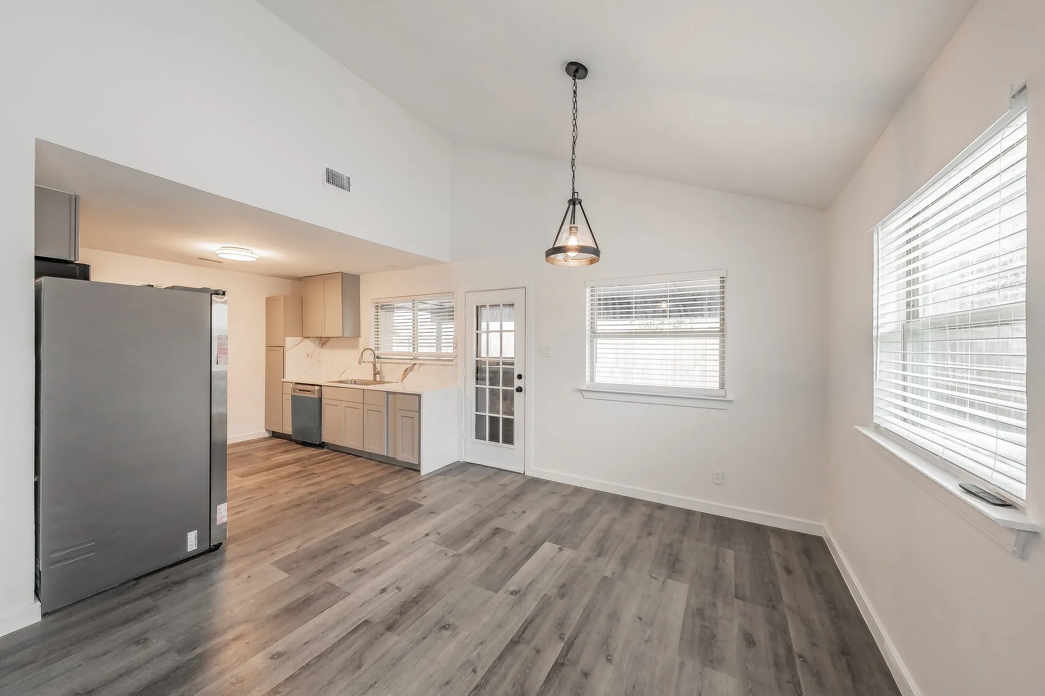 Single Family Residence For Sale in Tarrant County , 8409 Glenann Drive, North Richland Hills, Texas 76182, 3 Bedroom, 2 Bathroom, 2 Garage spaces, 1,739 Sqft, built in 1973, mls#21233340, Real Estate Agent in North Richland Hills, Homes For Sale in Tarrant county, Homes For Sale in North Richland Hills, Realtor in North Richland Hills Texas, Real Estate Brokerage Independent Realty Texas, Luminita Cordes Realtor