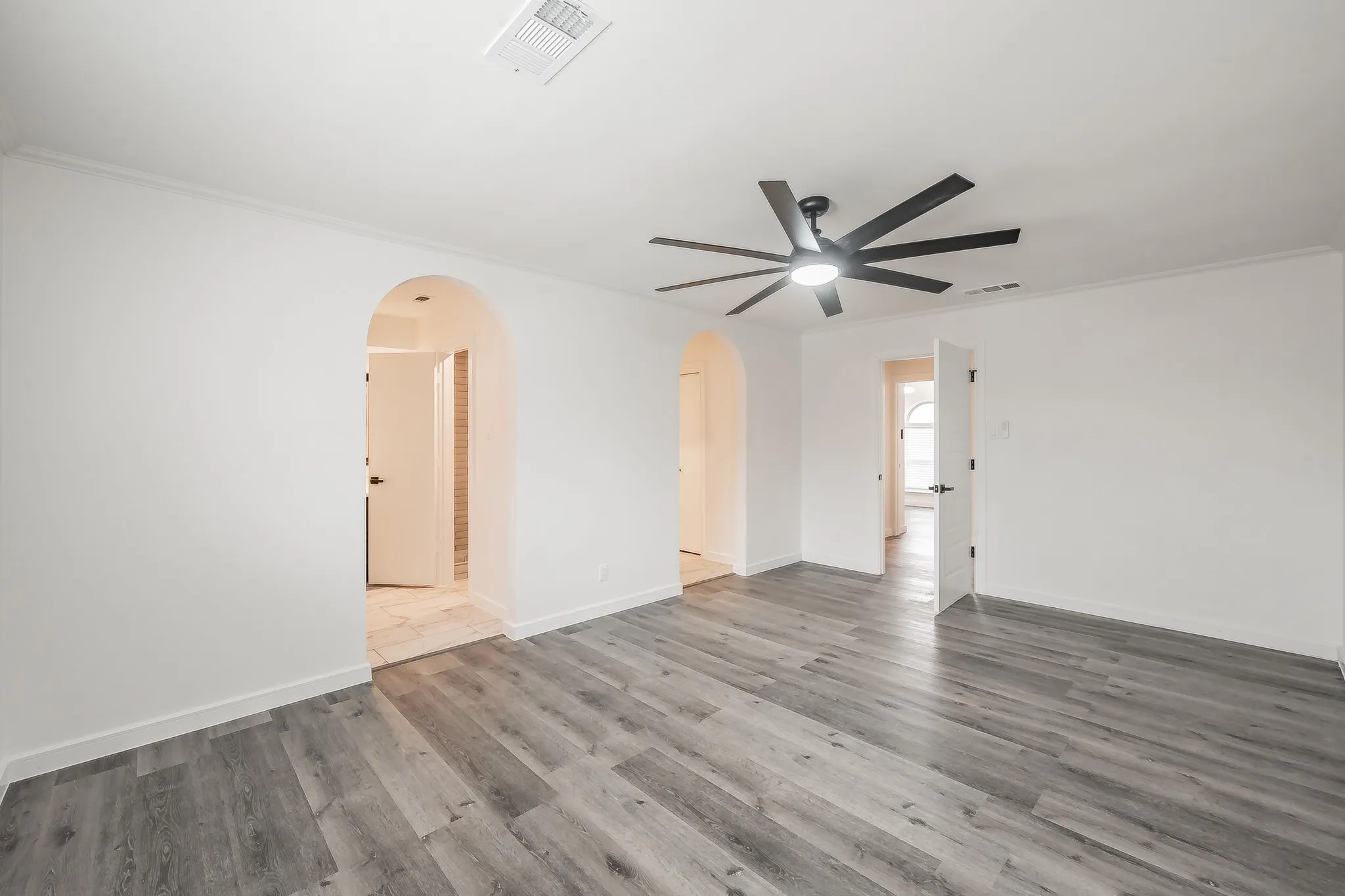 Single Family Residence For Sale in Tarrant County , 8409 Glenann Drive, North Richland Hills, Texas 76182, 3 Bedroom, 2 Bathroom, 2 Garage spaces, 1,739 Sqft, built in 1973, mls#21233340, Real Estate Agent in North Richland Hills, Homes For Sale in Tarrant county, Homes For Sale in North Richland Hills, Realtor in North Richland Hills Texas, Real Estate Brokerage Independent Realty Texas, Luminita Cordes Realtor