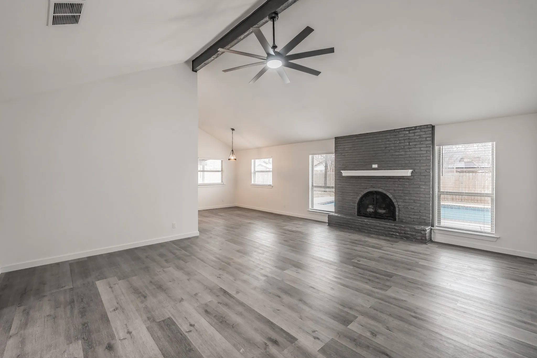 Single Family Residence For Sale in Tarrant County , 8409 Glenann Drive, North Richland Hills, Texas 76182, 3 Bedroom, 2 Bathroom, 2 Garage spaces, 1,739 Sqft, built in 1973, mls#21233340, Real Estate Agent in North Richland Hills, Homes For Sale in Tarrant county, Homes For Sale in North Richland Hills, Realtor in North Richland Hills Texas, Real Estate Brokerage Independent Realty Texas, Luminita Cordes Realtor
