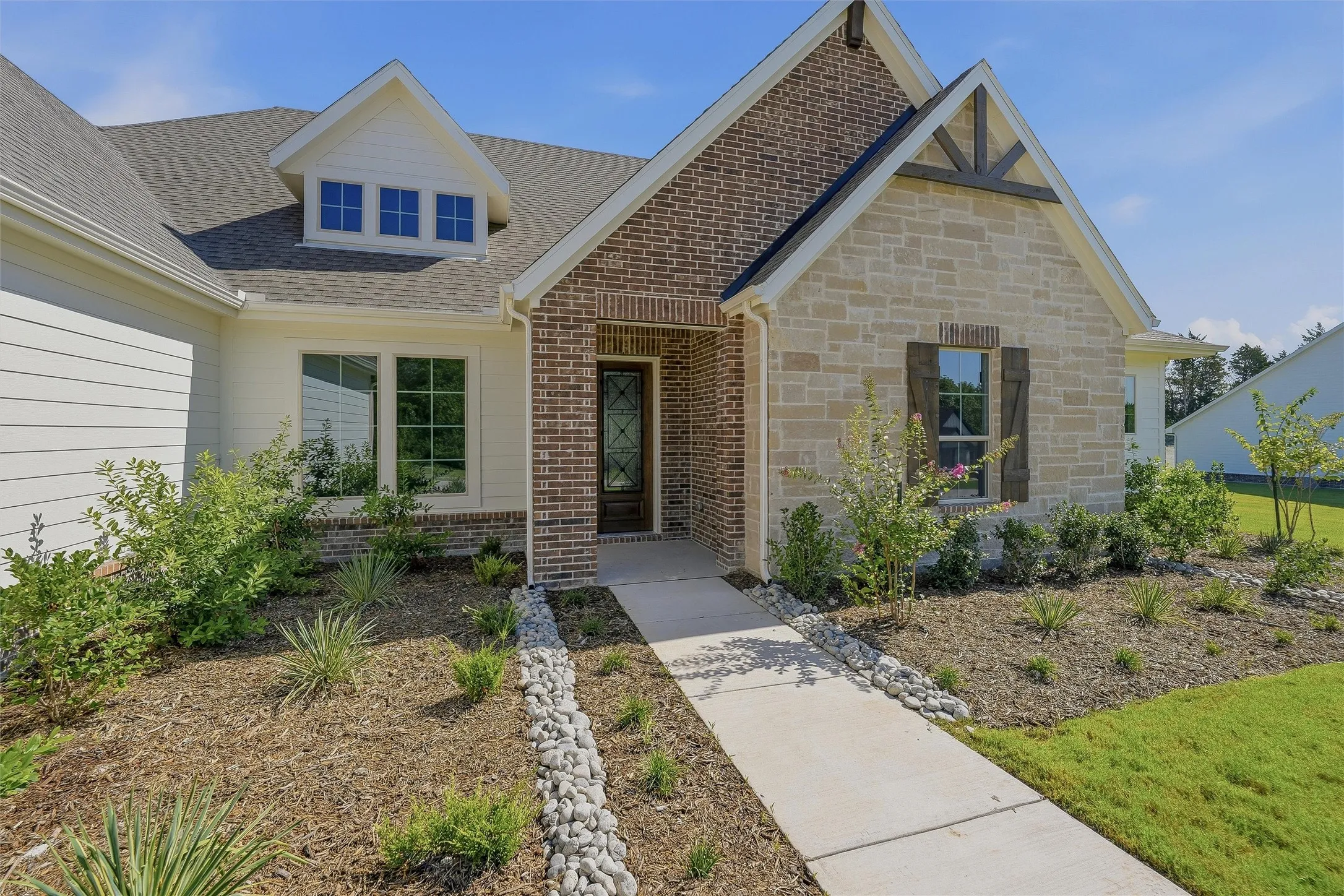 Single Family Residence For Sale in Grayson County , 1002 Perrin Lane, Van Alstyne, Texas 75495, 4 Bedroom, 3 Bathroom, 3 Garage spaces, 3,104 Sqft, built in 2026, New Construction - Incomplete, mls#21233286, Real Estate Agent in Van Alstyne, Homes For Sale in Grayson county, Homes For Sale in Van Alstyne, Realtor in Van Alstyne Texas, Real Estate Brokerage Independent Realty Texas, Luminita Cordes Realtor