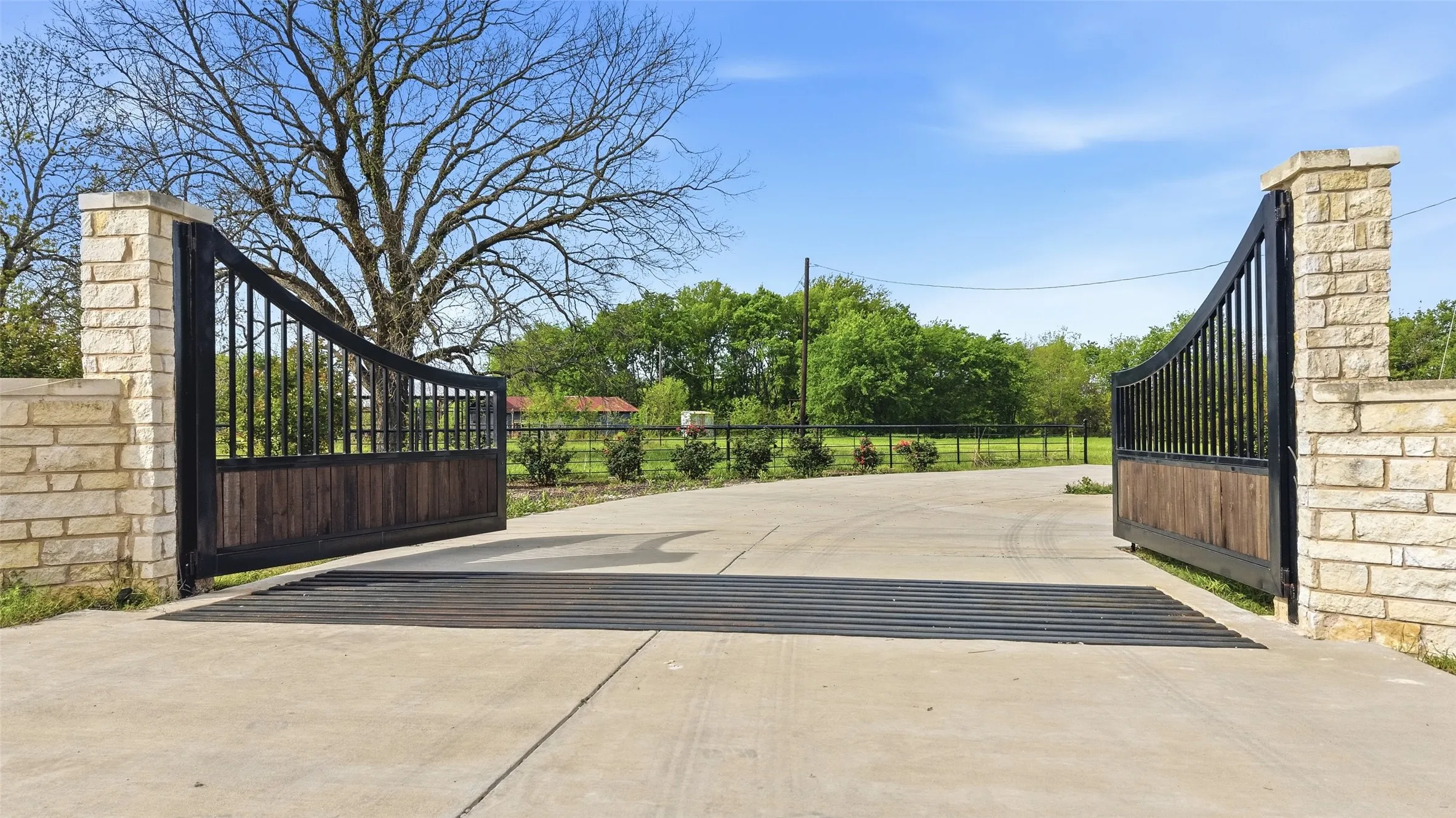 Improved Land For Sale in Grayson County , Lot 3 US Highway 69, Bells, Texas 75414, 0, 0, Garage spaces, 0 Sqft, built in 0, Price $519,000, mls#21225055, Real Estate Agent in Bells, Homes For Sale in Grayson county, Homes For Sale in Bells, Realtor in Bells Texas, Real Estate Brokerage Independent Realty Texas, Luminita Cordes Realtor