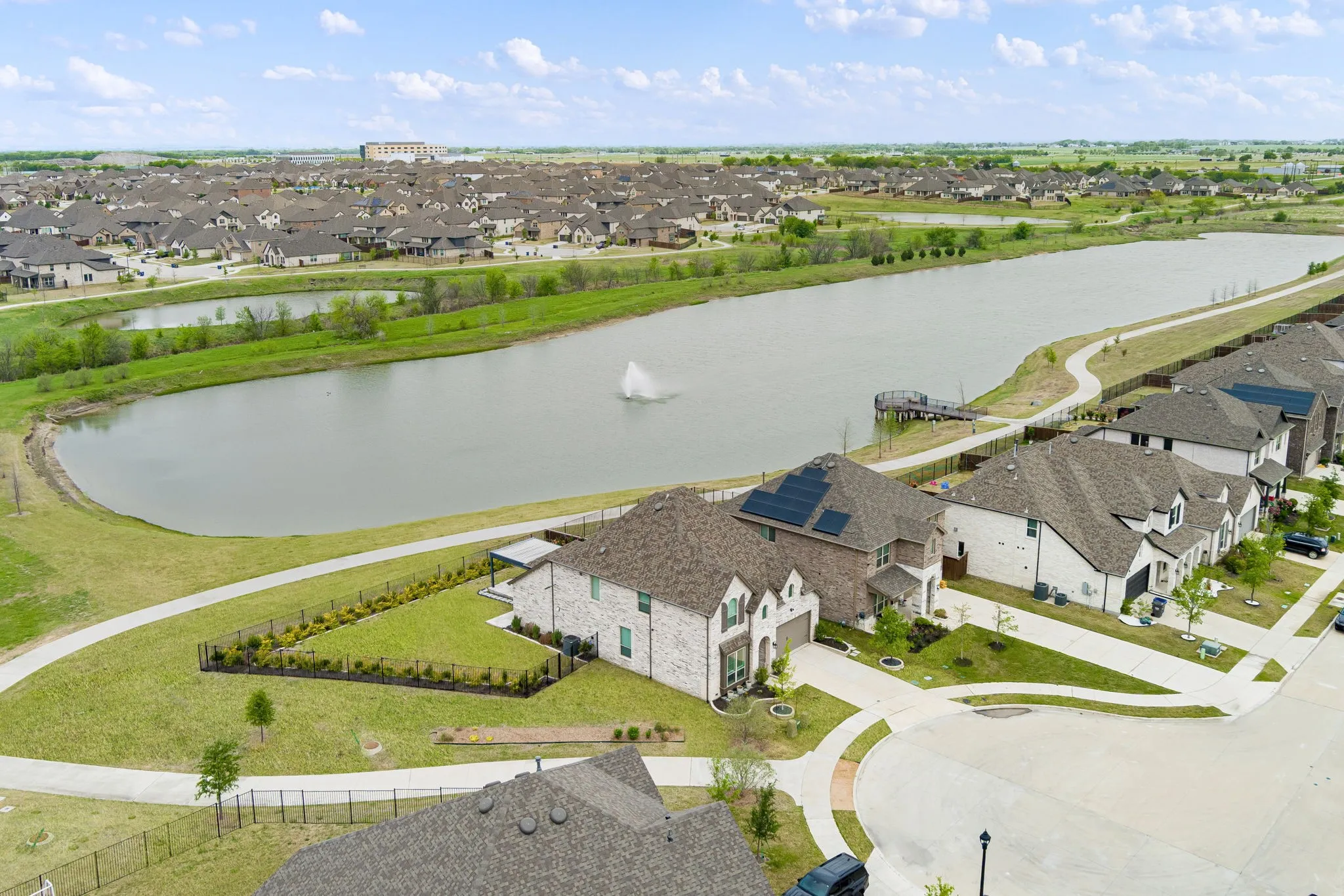 Single Family Residence For Sale in Collin County , 2025 Rhea Court, Celina, Texas 75009, 4 Bedroom, 3 Bathroom, 2 Garage spaces, 2,607 Sqft, built in 2021, mls#21232160, Real Estate Agent in Celina, Homes For Sale in Collin county, Homes For Sale in Celina, Realtor in Celina Texas, Real Estate Brokerage Independent Realty Texas, Luminita Cordes Realtor