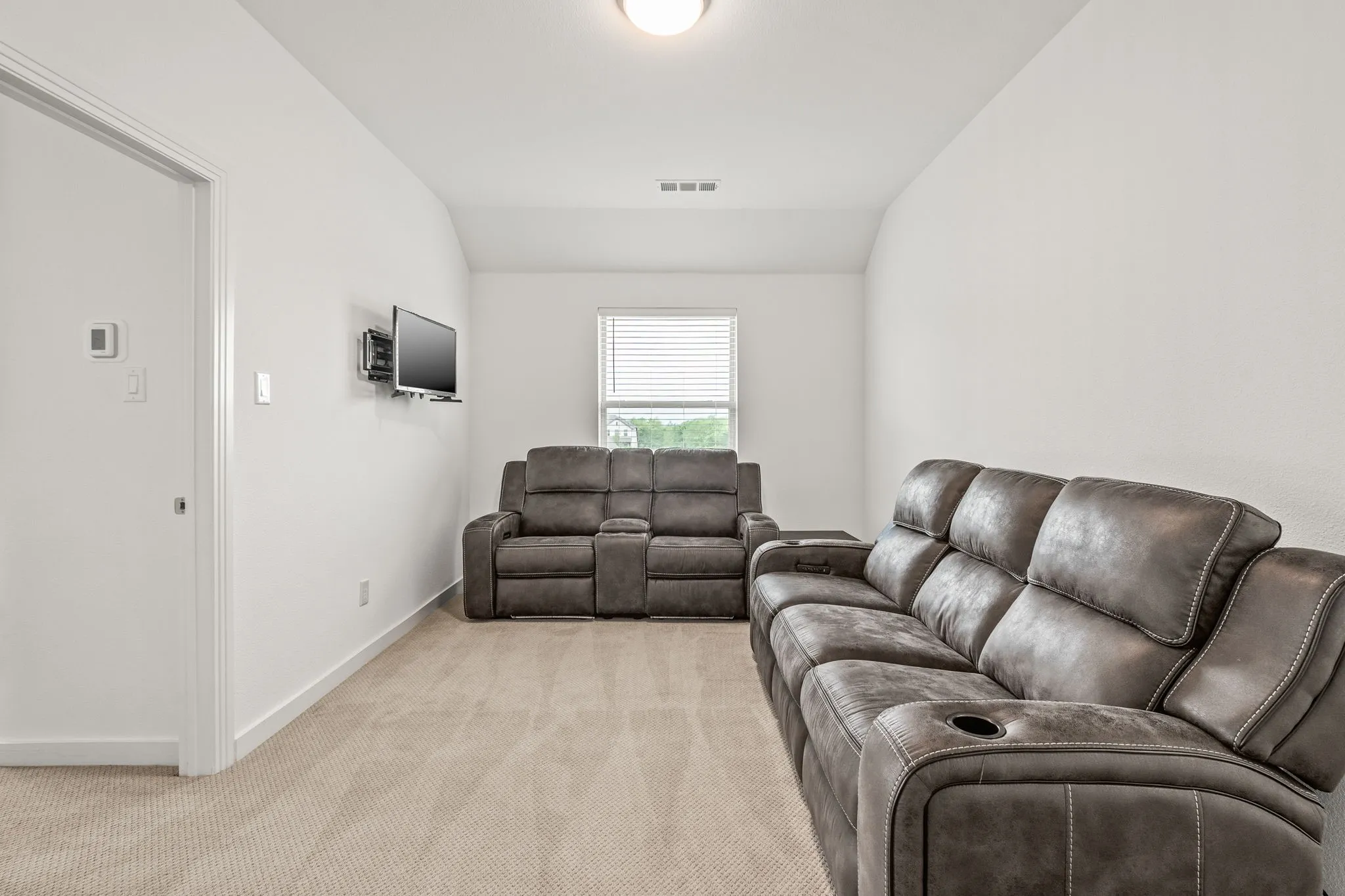 Single Family Residence For Sale in Collin County , 2025 Rhea Court, Celina, Texas 75009, 4 Bedroom, 3 Bathroom, 2 Garage spaces, 2,607 Sqft, built in 2021, mls#21232160, Real Estate Agent in Celina, Homes For Sale in Collin county, Homes For Sale in Celina, Realtor in Celina Texas, Real Estate Brokerage Independent Realty Texas, Luminita Cordes Realtor