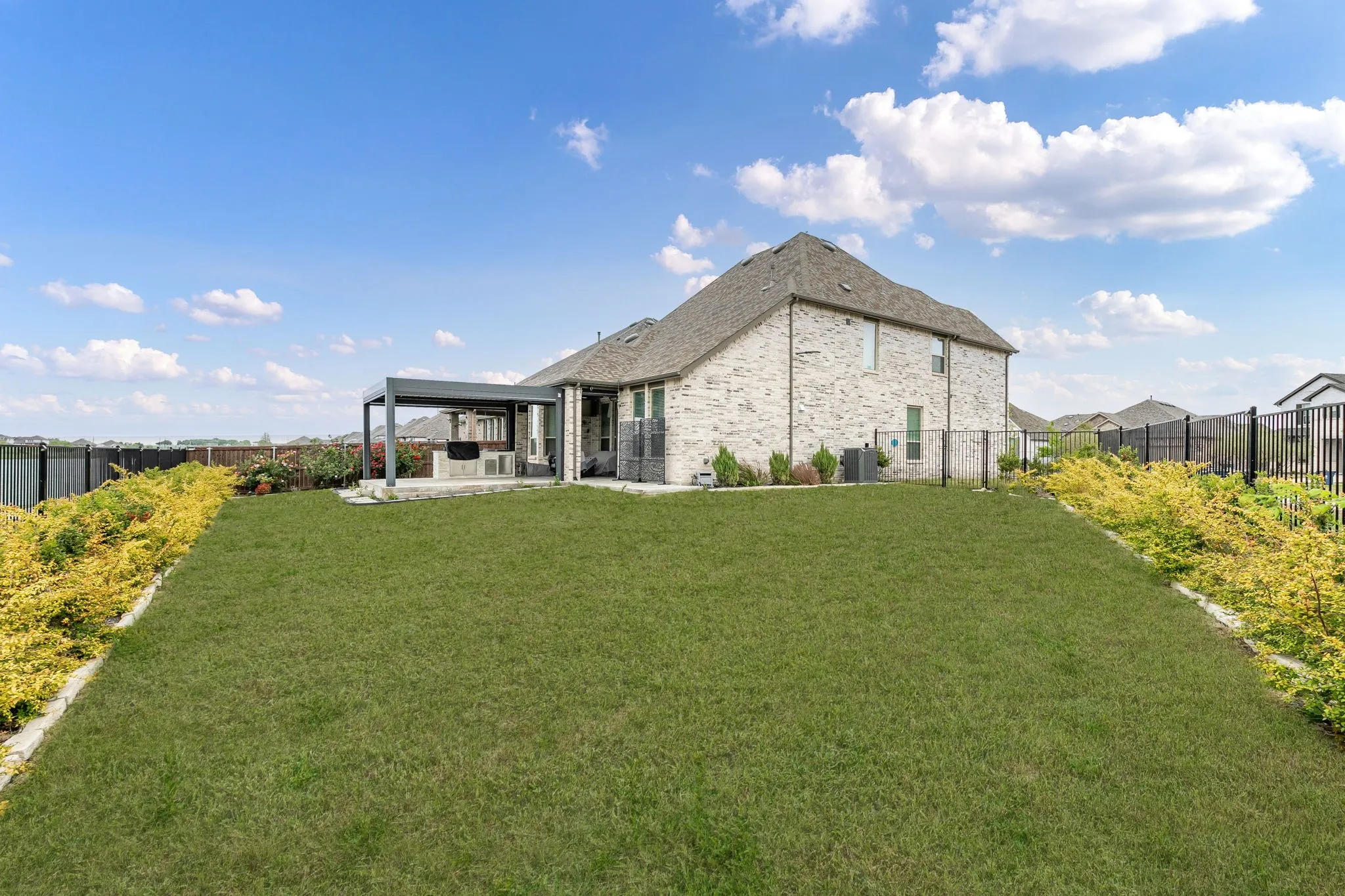 Single Family Residence For Sale in Collin County , 2025 Rhea Court, Celina, Texas 75009, 4 Bedroom, 3 Bathroom, 2 Garage spaces, 2,607 Sqft, built in 2021, mls#21232160, Real Estate Agent in Celina, Homes For Sale in Collin county, Homes For Sale in Celina, Realtor in Celina Texas, Real Estate Brokerage Independent Realty Texas, Luminita Cordes Realtor