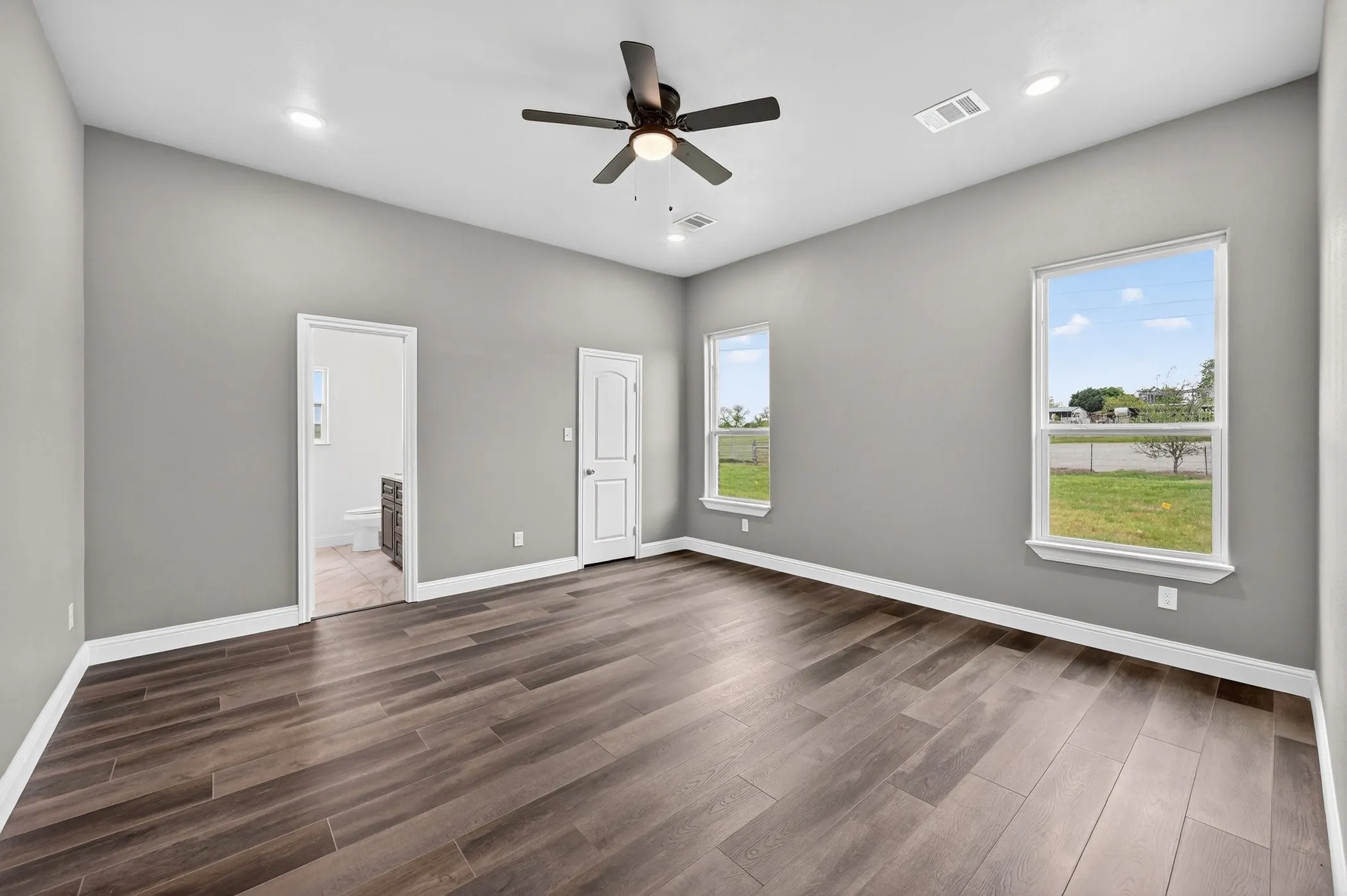 Single Family Residence For Sale in Johnson County , 4510 County Road 307, Grandview, Texas 76050, 4 Bedroom, 3 Bathroom, 2 Garage spaces, 2,220 Sqft, built in 2026, New Construction - Complete, mls#21232105, Real Estate Agent in Grandview, Homes For Sale in Johnson county, Homes For Sale in Grandview, Realtor in Grandview Texas, Real Estate Brokerage Independent Realty Texas, Luminita Cordes Realtor