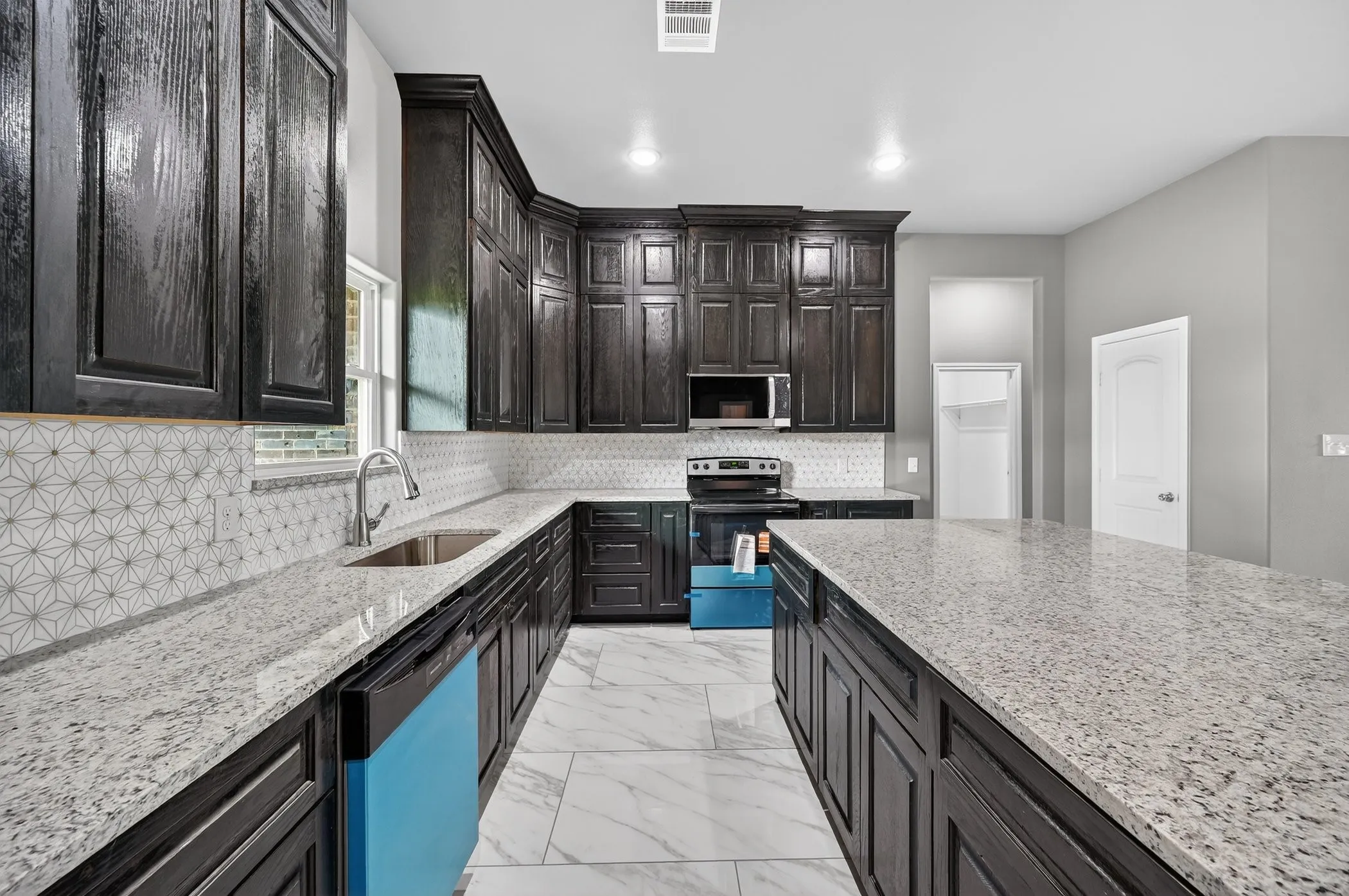 Single Family Residence For Sale in Johnson County , 4510 County Road 307, Grandview, Texas 76050, 4 Bedroom, 3 Bathroom, 2 Garage spaces, 2,220 Sqft, built in 2026, New Construction - Complete, mls#21232105, Real Estate Agent in Grandview, Homes For Sale in Johnson county, Homes For Sale in Grandview, Realtor in Grandview Texas, Real Estate Brokerage Independent Realty Texas, Luminita Cordes Realtor