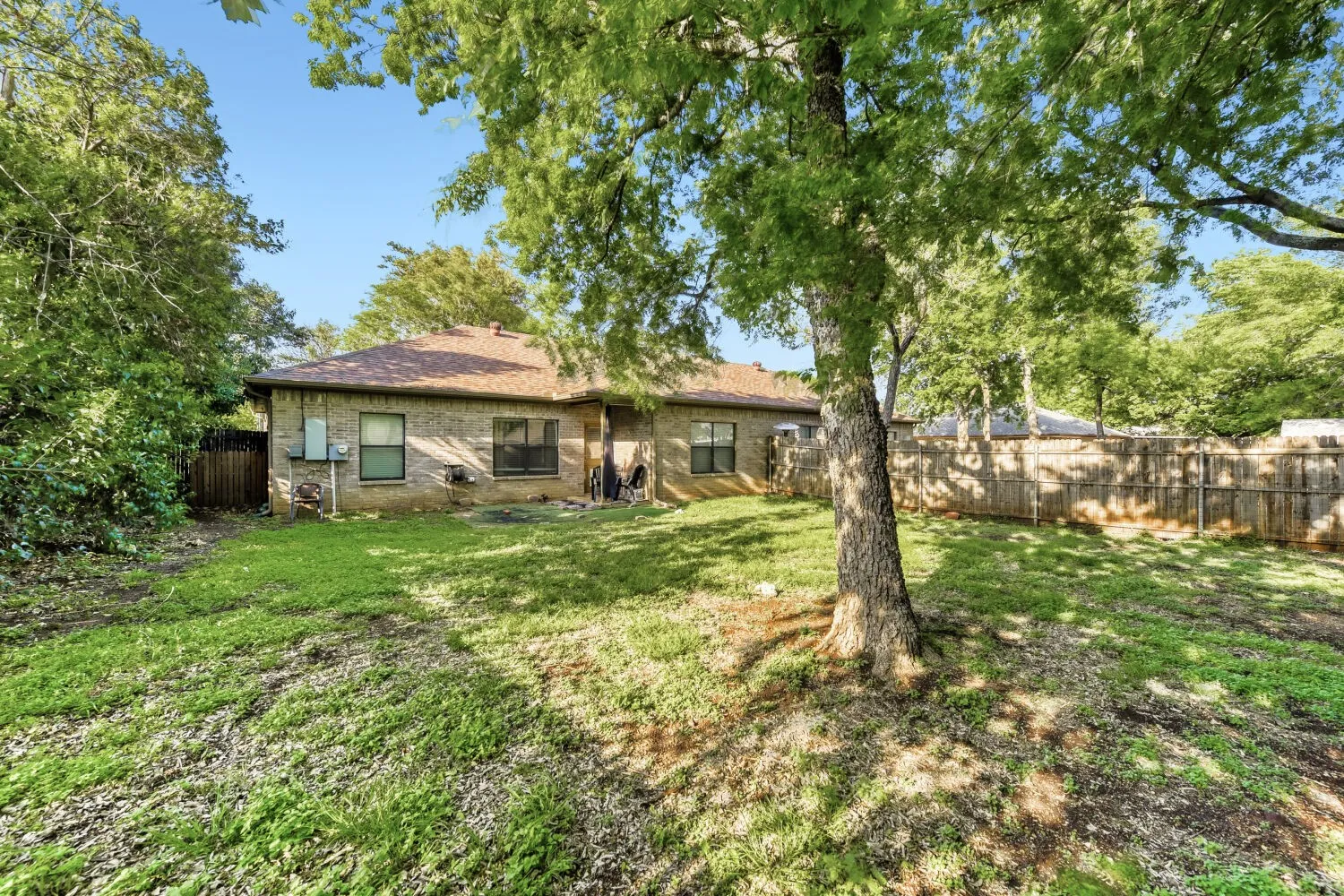 6527 Greenway Road Backyard