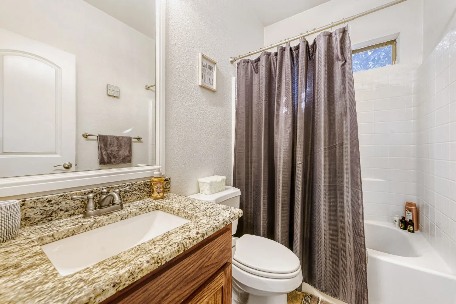 6527 Greenway Road Guest Bathroom