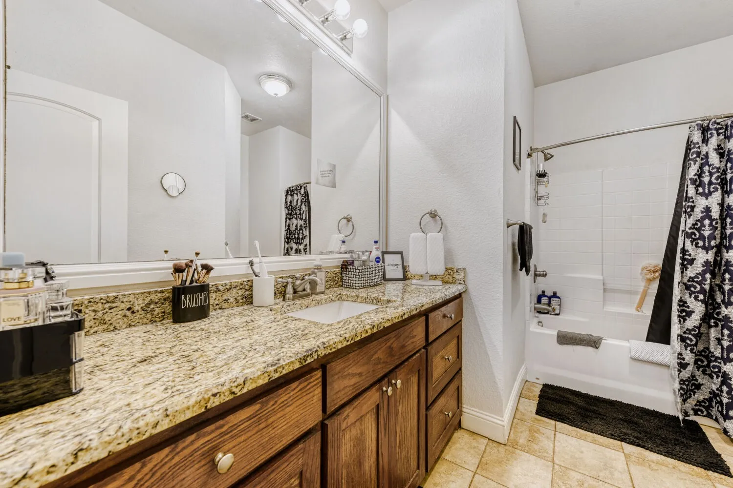 6527 Greenway Road Primary Bathroom