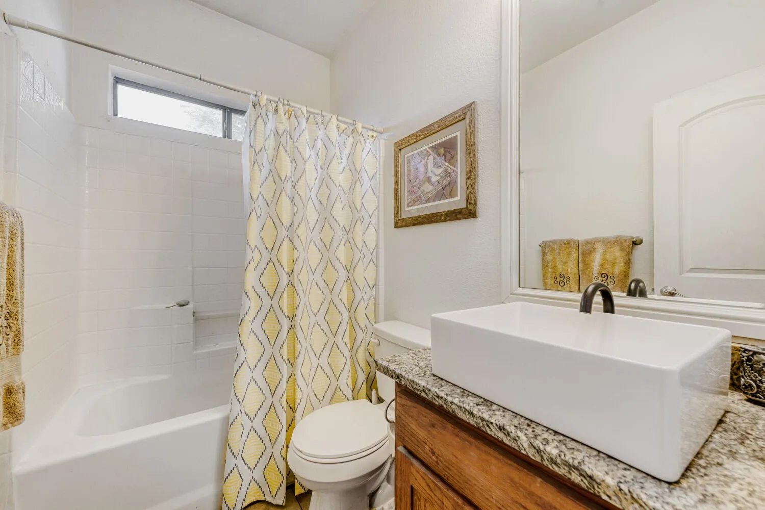 6525 Greenway Road Guest Bathroom