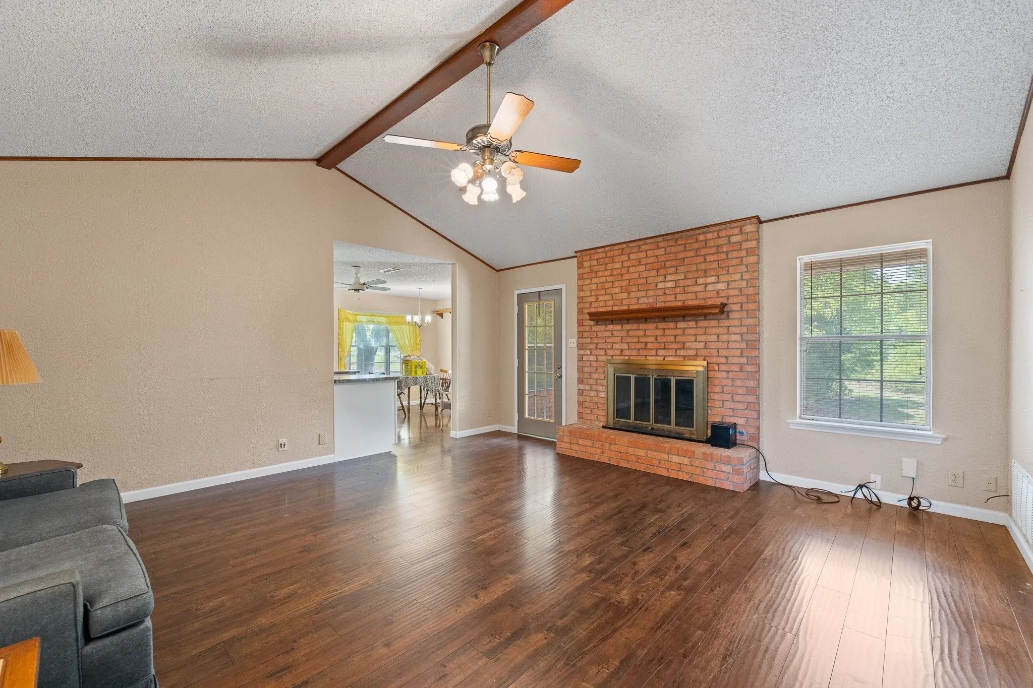 Farm For Sale in Johnson County , 6265 County Road 305, Grandview, Texas 76050, 3 Bedroom, 2 Bathroom, 2 Garage spaces, 2,636 Sqft, built in 1984, mls#21233327, Real Estate Agent in Grandview, Homes For Sale in Johnson county, Homes For Sale in Grandview, Realtor in Grandview Texas, Real Estate Brokerage Independent Realty Texas, Luminita Cordes Realtor