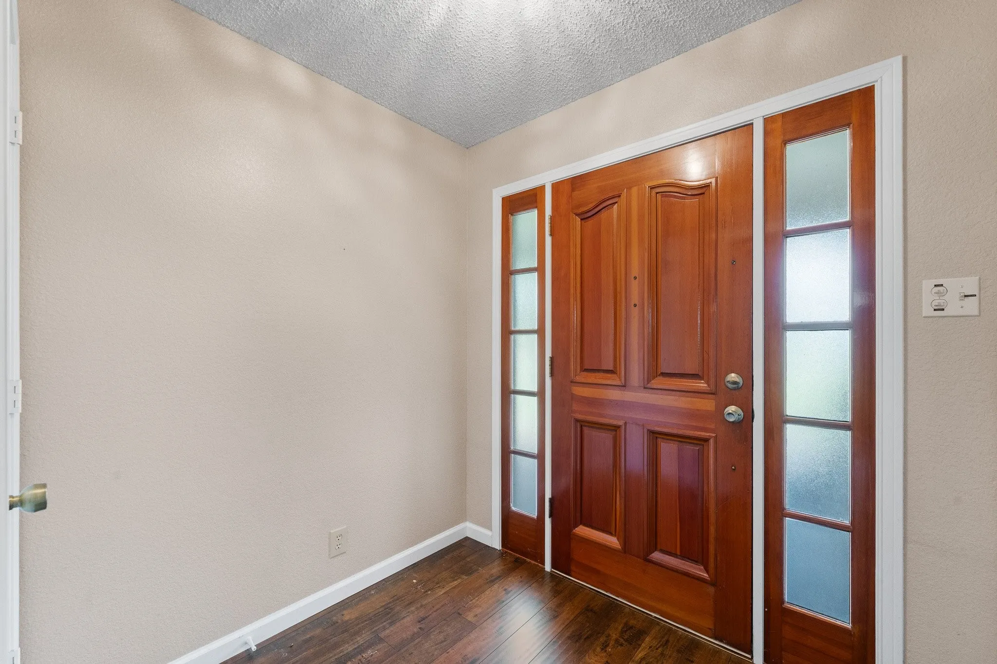 Farm For Sale in Johnson County , 6265 County Road 305, Grandview, Texas 76050, 3 Bedroom, 2 Bathroom, 2 Garage spaces, 2,636 Sqft, built in 1984, mls#21233327, Real Estate Agent in Grandview, Homes For Sale in Johnson county, Homes For Sale in Grandview, Realtor in Grandview Texas, Real Estate Brokerage Independent Realty Texas, Luminita Cordes Realtor