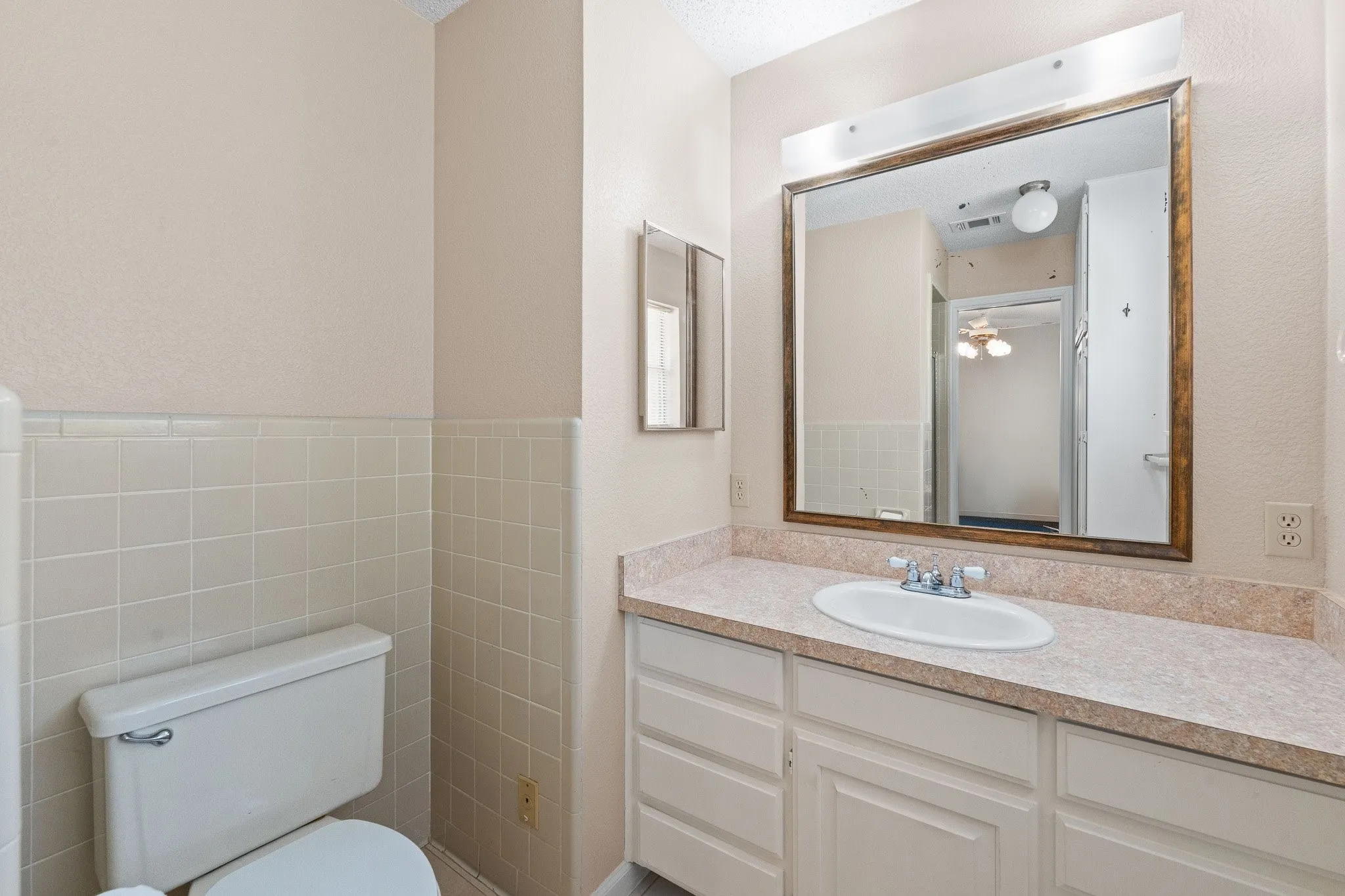 Farm For Sale in Johnson County , 6265 County Road 305, Grandview, Texas 76050, 3 Bedroom, 2 Bathroom, 2 Garage spaces, 2,636 Sqft, built in 1984, mls#21233327, Real Estate Agent in Grandview, Homes For Sale in Johnson county, Homes For Sale in Grandview, Realtor in Grandview Texas, Real Estate Brokerage Independent Realty Texas, Luminita Cordes Realtor