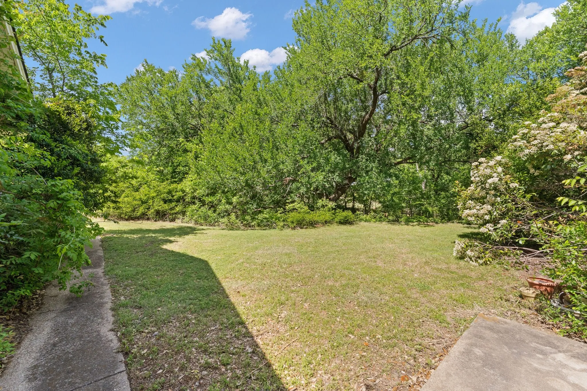 Farm For Sale in Johnson County , 6265 County Road 305, Grandview, Texas 76050, 3 Bedroom, 2 Bathroom, 2 Garage spaces, 2,636 Sqft, built in 1984, mls#21233327, Real Estate Agent in Grandview, Homes For Sale in Johnson county, Homes For Sale in Grandview, Realtor in Grandview Texas, Real Estate Brokerage Independent Realty Texas, Luminita Cordes Realtor