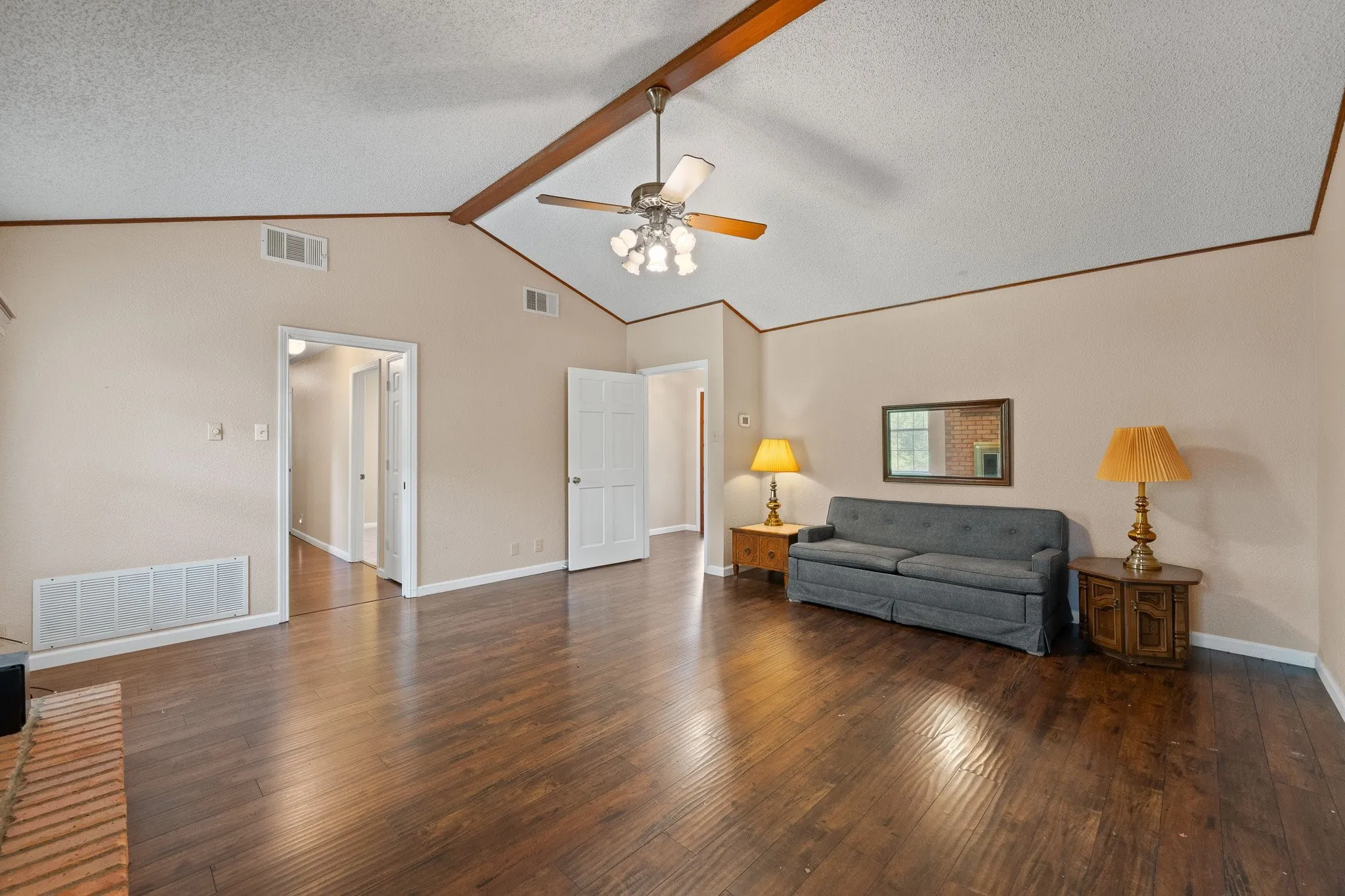 Farm For Sale in Johnson County , 6265 County Road 305, Grandview, Texas 76050, 3 Bedroom, 2 Bathroom, 2 Garage spaces, 2,636 Sqft, built in 1984, mls#21233327, Real Estate Agent in Grandview, Homes For Sale in Johnson county, Homes For Sale in Grandview, Realtor in Grandview Texas, Real Estate Brokerage Independent Realty Texas, Luminita Cordes Realtor