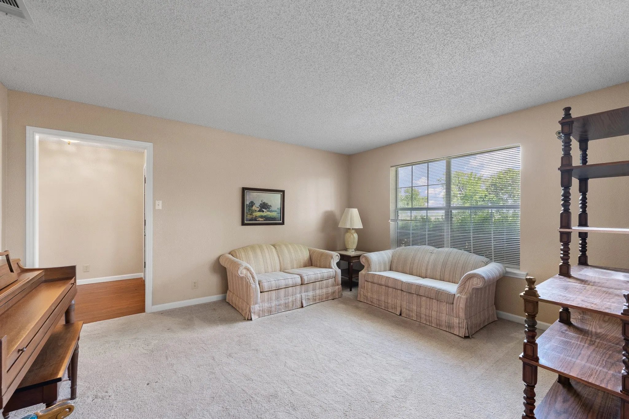 Farm For Sale in Johnson County , 6265 County Road 305, Grandview, Texas 76050, 3 Bedroom, 2 Bathroom, 2 Garage spaces, 2,636 Sqft, built in 1984, mls#21233327, Real Estate Agent in Grandview, Homes For Sale in Johnson county, Homes For Sale in Grandview, Realtor in Grandview Texas, Real Estate Brokerage Independent Realty Texas, Luminita Cordes Realtor