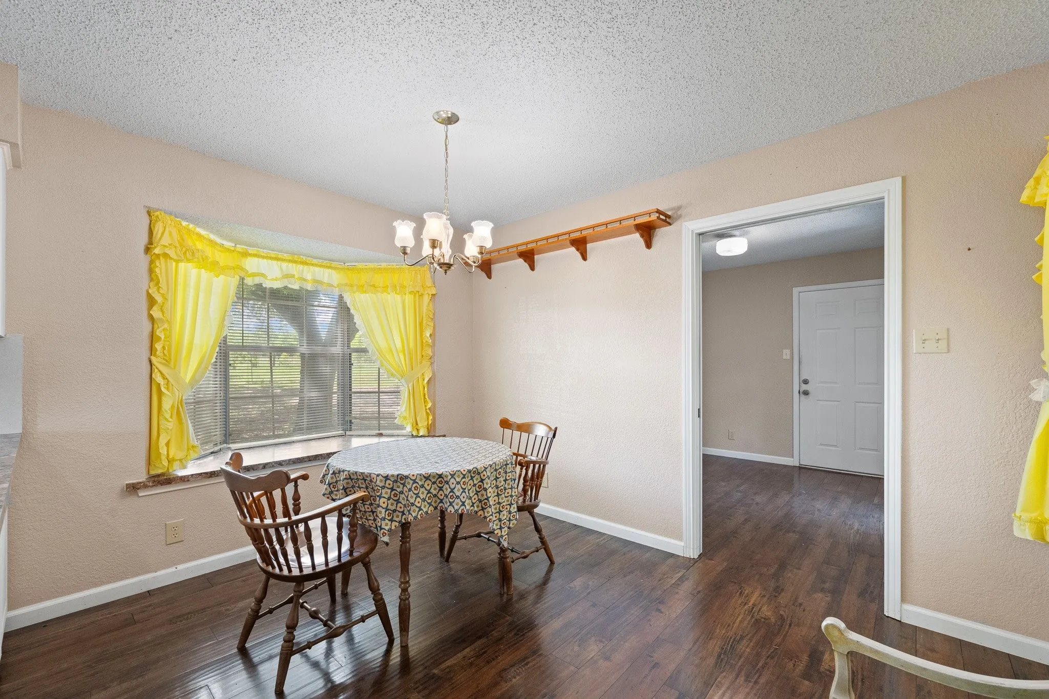 Farm For Sale in Johnson County , 6265 County Road 305, Grandview, Texas 76050, 3 Bedroom, 2 Bathroom, 2 Garage spaces, 2,636 Sqft, built in 1984, mls#21233327, Real Estate Agent in Grandview, Homes For Sale in Johnson county, Homes For Sale in Grandview, Realtor in Grandview Texas, Real Estate Brokerage Independent Realty Texas, Luminita Cordes Realtor
