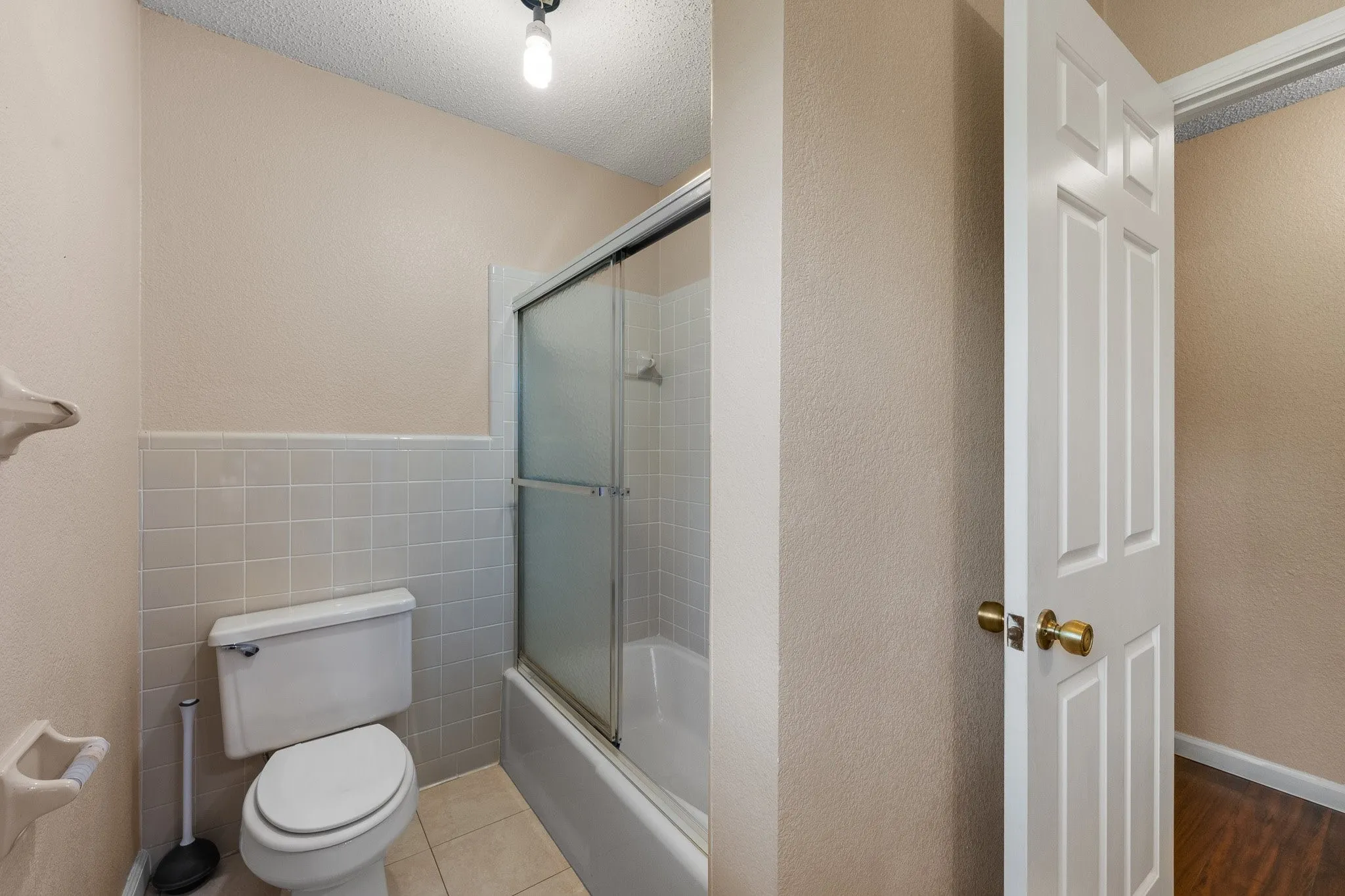 Farm For Sale in Johnson County , 6265 County Road 305, Grandview, Texas 76050, 3 Bedroom, 2 Bathroom, 2 Garage spaces, 2,636 Sqft, built in 1984, mls#21233327, Real Estate Agent in Grandview, Homes For Sale in Johnson county, Homes For Sale in Grandview, Realtor in Grandview Texas, Real Estate Brokerage Independent Realty Texas, Luminita Cordes Realtor