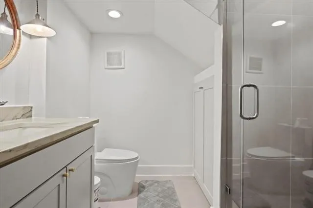 Secondary Bathroom 1