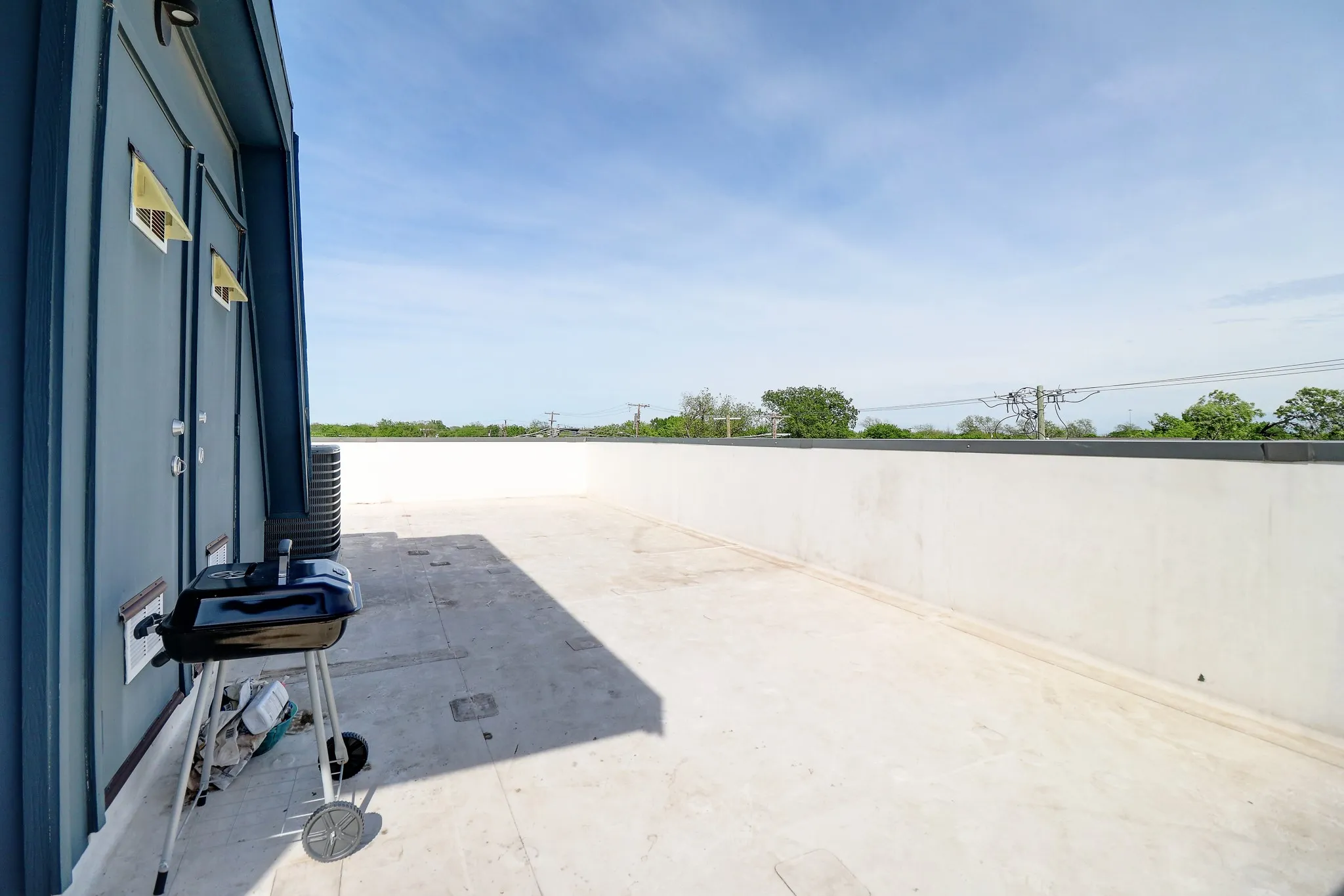 Single Family Residence For Sale in Dallas County , 183 S Prairie Avenue, Dallas, Texas 75226, 3 Bedrooms, 3 Bathrooms, 2 Garage spaces, 2,160 Sqft, built in 2022, Preowned, Price $549,999, mls#21229355, Real Estate Agent in Dallas, Homes For Sale in Dallas county, Homes For Sale in Dallas, Realtor in Dallas Texas, Real Estate Brokerage Independent Realty Texas, Luminita Cordes Realtor