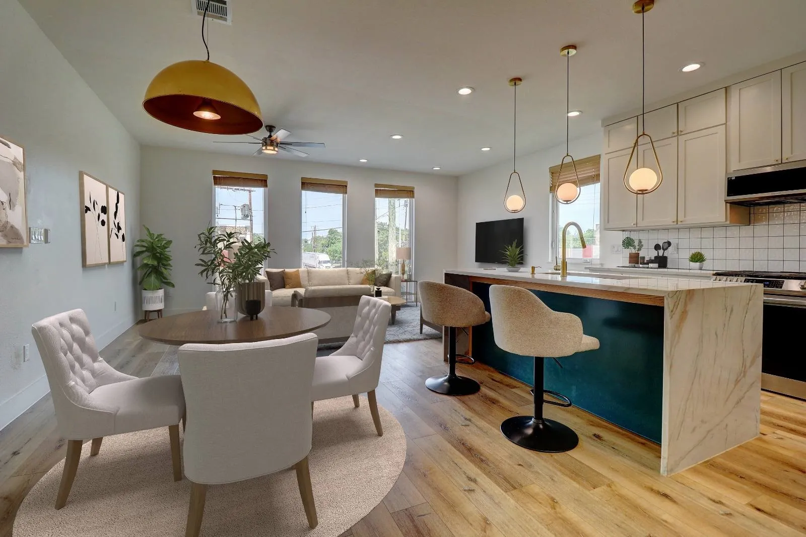 Single Family Residence For Sale in Dallas County , 183 S Prairie Avenue, Dallas, Texas 75226, 3 Bedrooms, 3 Bathrooms, 2 Garage spaces, 2,160 Sqft, built in 2022, Preowned, Price $549,999, mls#21229355, Real Estate Agent in Dallas, Homes For Sale in Dallas county, Homes For Sale in Dallas, Realtor in Dallas Texas, Real Estate Brokerage Independent Realty Texas, Luminita Cordes Realtor
