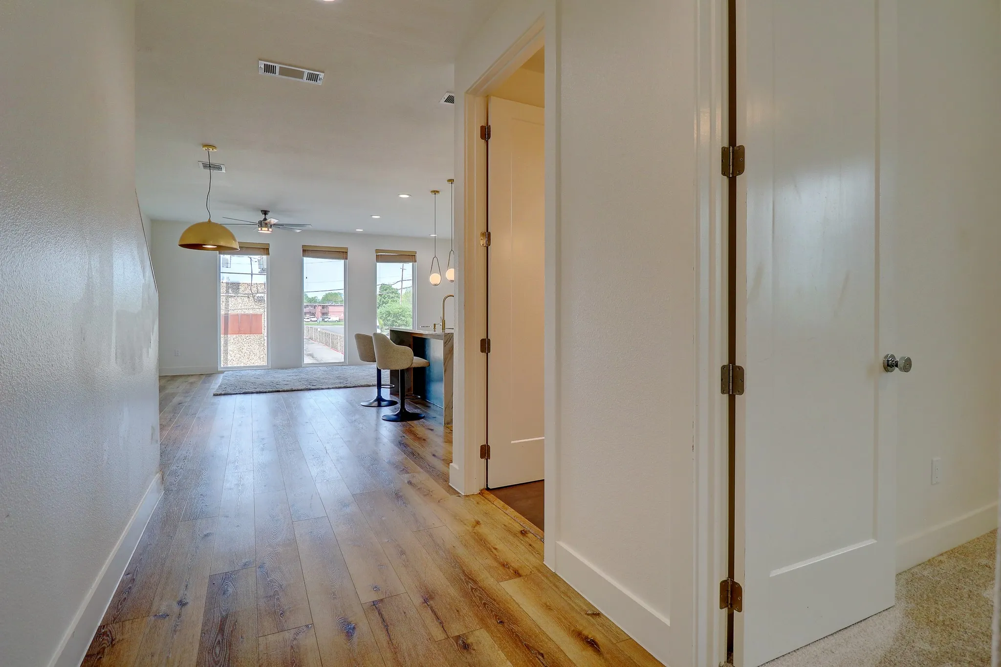 Single Family Residence For Sale in Dallas County , 183 S Prairie Avenue, Dallas, Texas 75226, 3 Bedrooms, 3 Bathrooms, 2 Garage spaces, 2,160 Sqft, built in 2022, Preowned, Price $549,999, mls#21229355, Real Estate Agent in Dallas, Homes For Sale in Dallas county, Homes For Sale in Dallas, Realtor in Dallas Texas, Real Estate Brokerage Independent Realty Texas, Luminita Cordes Realtor