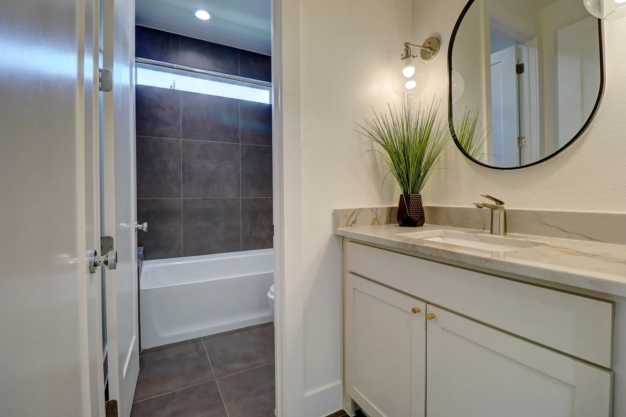 Secondary Bathroom 2