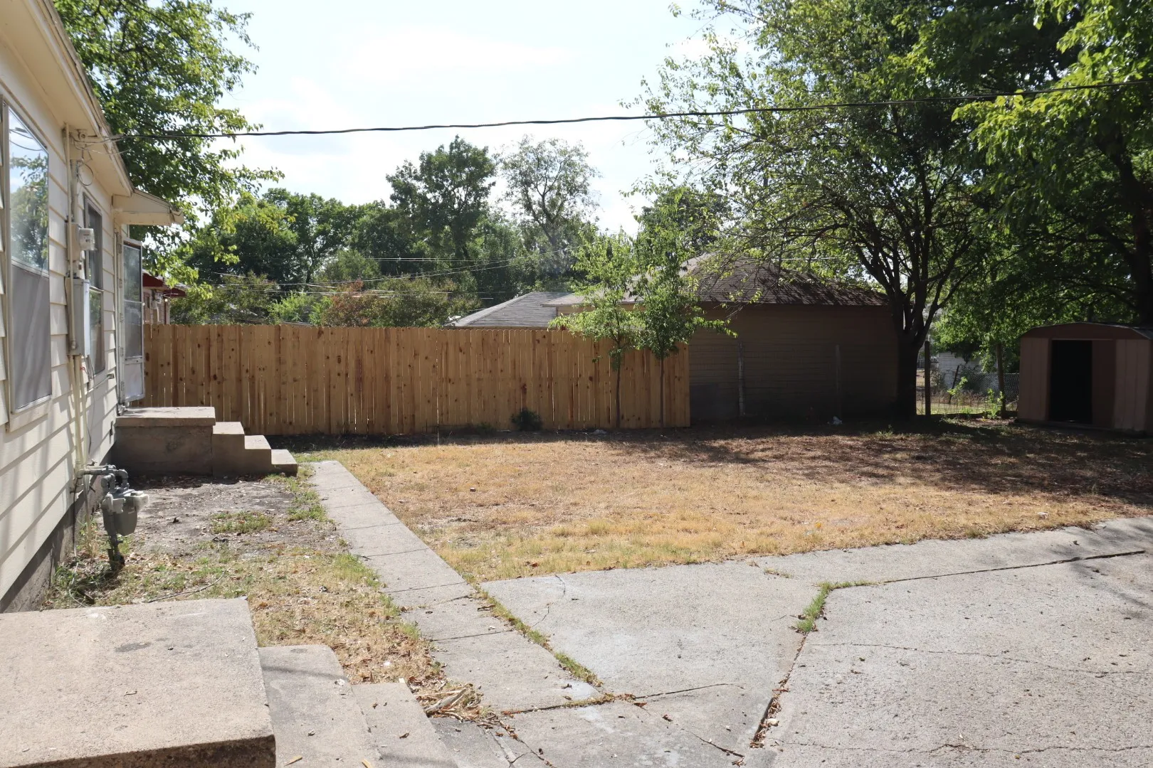 Townhouse For Sale in Dallas County , 6415 Latta Street, Dallas, Texas 75227, 1 Bedroom, 1 Bathroom, 1 Garage spaces, 1,330 Sqft, built in 1949, mls#21233461, Real Estate Agent in Dallas, Homes For Sale in Dallas county, Homes For Sale in Dallas, Realtor in Dallas Texas, Real Estate Brokerage Independent Realty Texas, Luminita Cordes Realtor