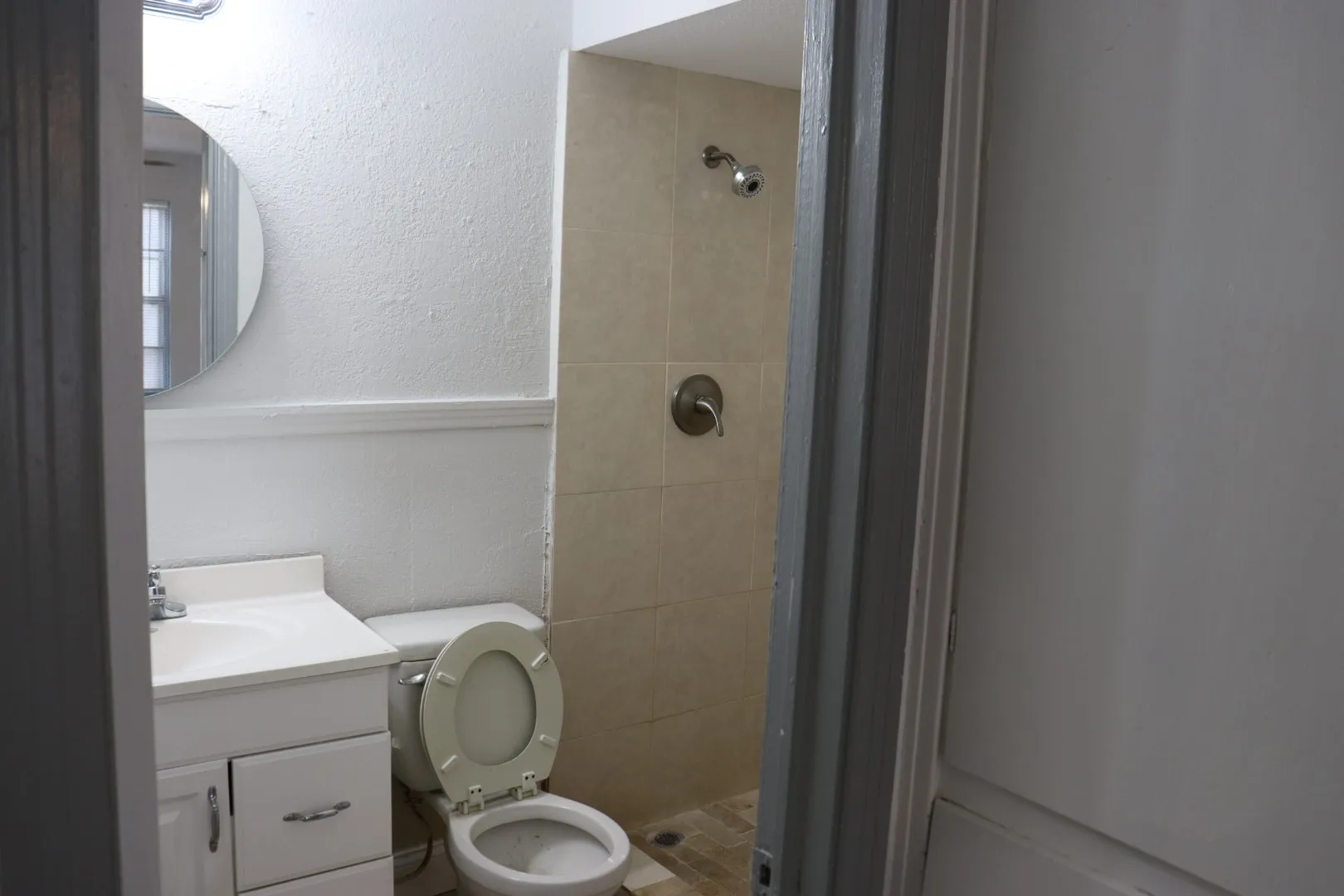 Townhouse For Sale in Dallas County , 6415 Latta Street, Dallas, Texas 75227, 1 Bedroom, 1 Bathroom, 1 Garage spaces, 1,330 Sqft, built in 1949, mls#21233461, Real Estate Agent in Dallas, Homes For Sale in Dallas county, Homes For Sale in Dallas, Realtor in Dallas Texas, Real Estate Brokerage Independent Realty Texas, Luminita Cordes Realtor