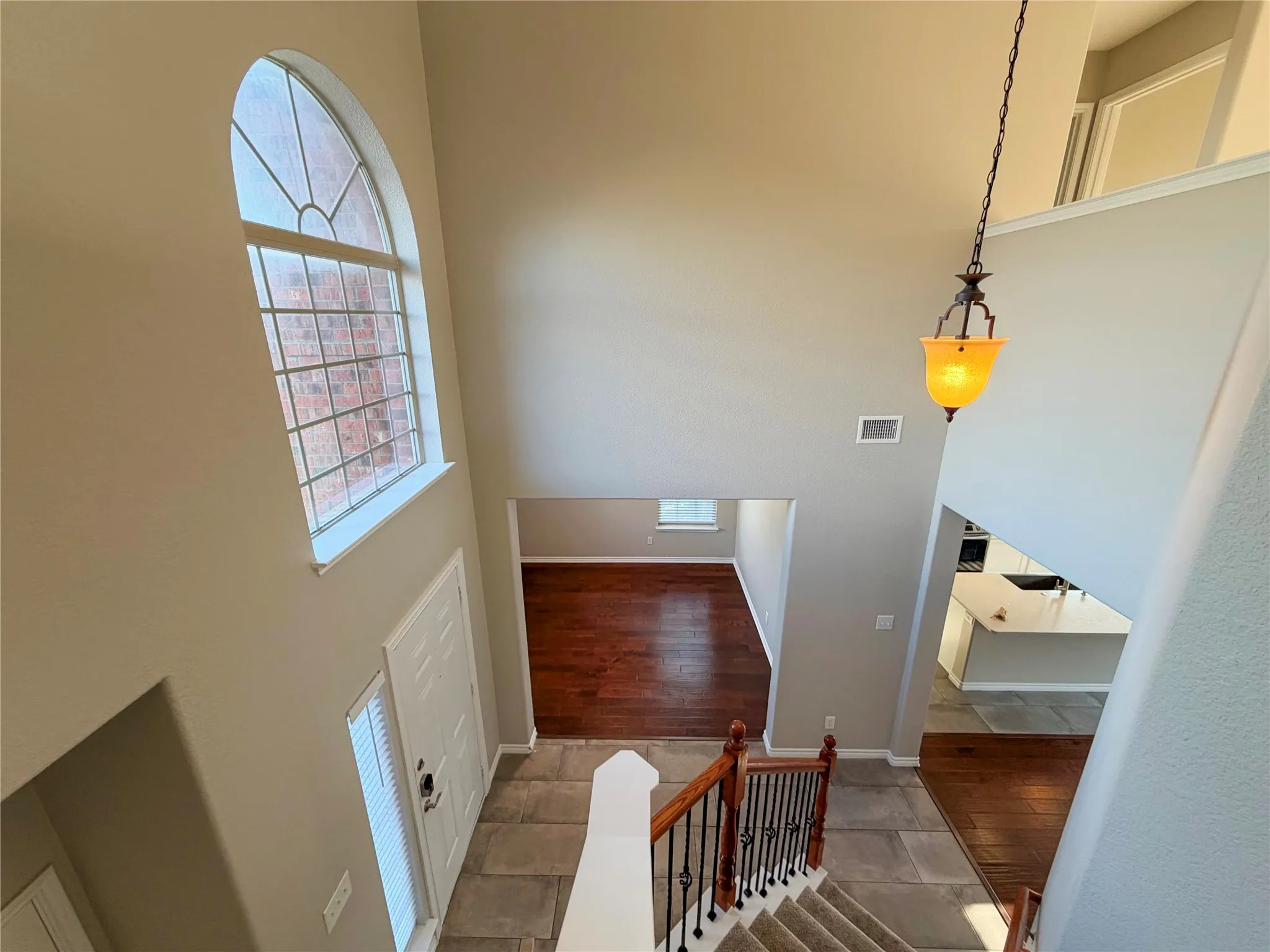 Single Family Residence For Sale in Tarrant County , 10401 Turning Leaf Trail, Fort Worth, Texas 76131, 4 Bedrooms, 3 Bathrooms, 2 Garage spaces, 2,454 Sqft, built in 2009, Preowned, Price $360,000, mls#21232935, Real Estate Agent in Fort Worth, Homes For Sale in Tarrant county, Homes For Sale in Fort Worth, Realtor in Fort Worth Texas, Real Estate Brokerage Independent Realty Texas, Luminita Cordes Realtor