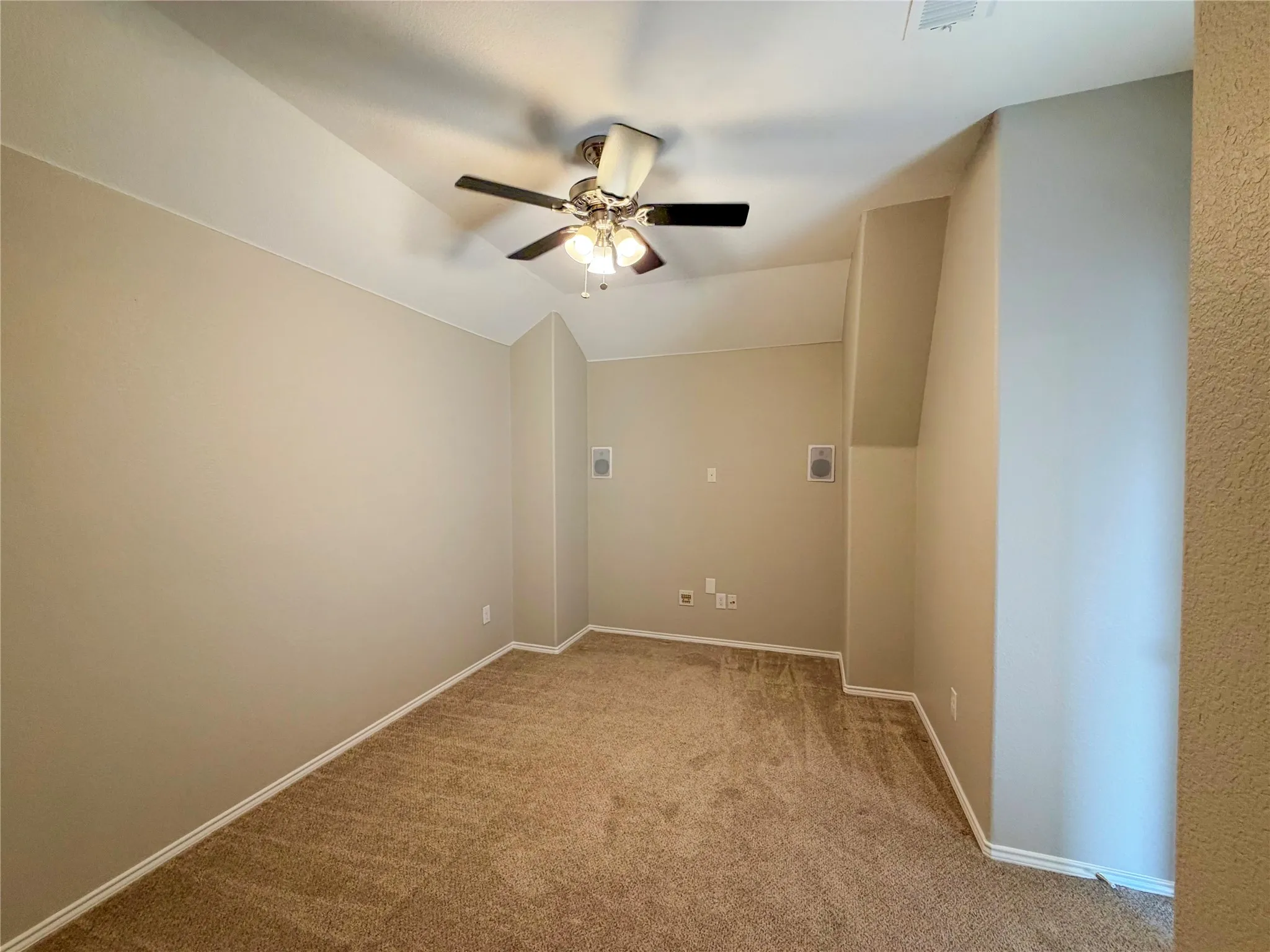 Single Family Residence For Sale in Tarrant County , 10401 Turning Leaf Trail, Fort Worth, Texas 76131, 4 Bedrooms, 3 Bathrooms, 2 Garage spaces, 2,454 Sqft, built in 2009, Preowned, Price $360,000, mls#21232935, Real Estate Agent in Fort Worth, Homes For Sale in Tarrant county, Homes For Sale in Fort Worth, Realtor in Fort Worth Texas, Real Estate Brokerage Independent Realty Texas, Luminita Cordes Realtor