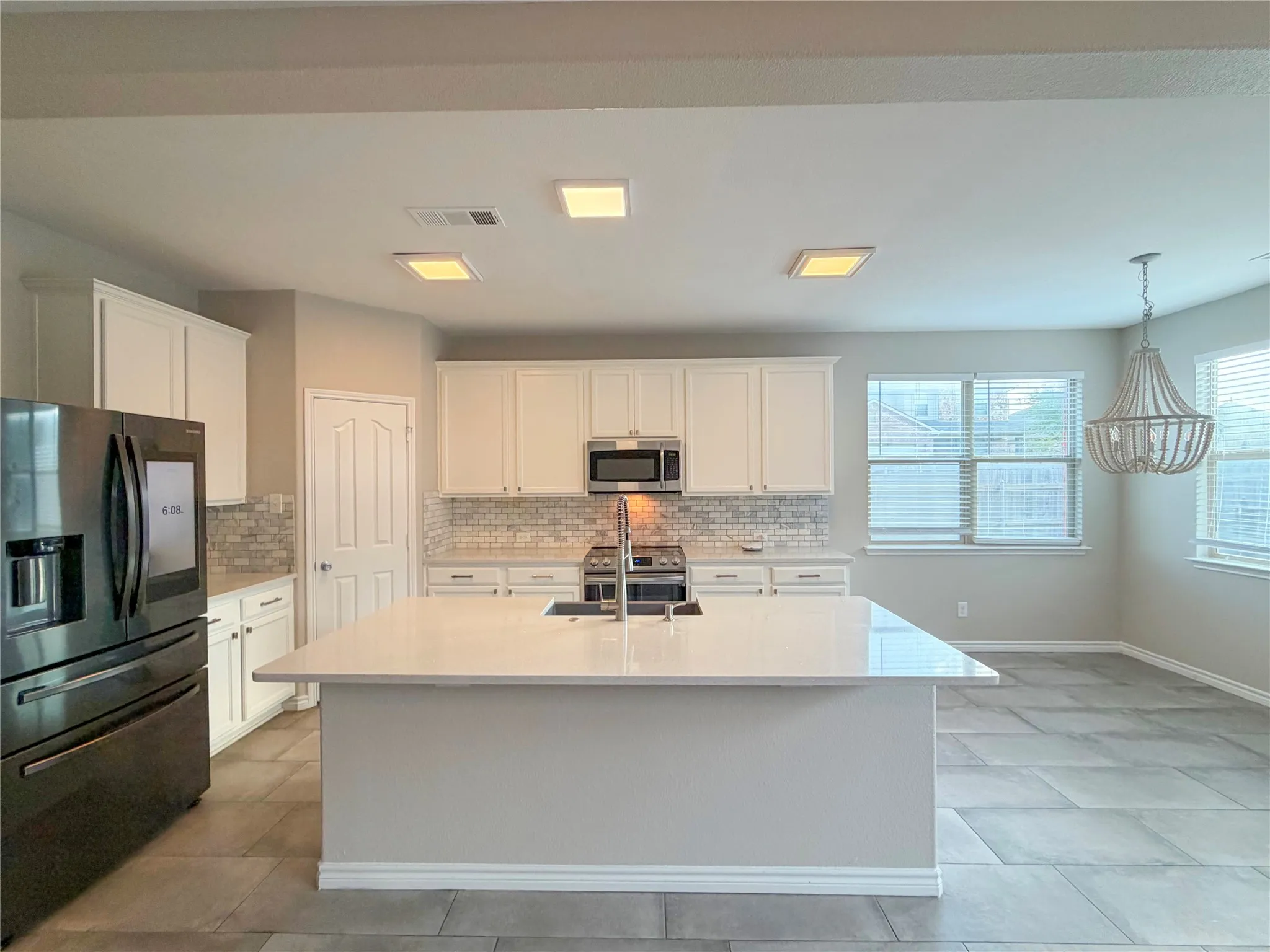 Single Family Residence For Sale in Tarrant County , 10401 Turning Leaf Trail, Fort Worth, Texas 76131, 4 Bedrooms, 3 Bathrooms, 2 Garage spaces, 2,454 Sqft, built in 2009, Preowned, Price $360,000, mls#21232935, Real Estate Agent in Fort Worth, Homes For Sale in Tarrant county, Homes For Sale in Fort Worth, Realtor in Fort Worth Texas, Real Estate Brokerage Independent Realty Texas, Luminita Cordes Realtor