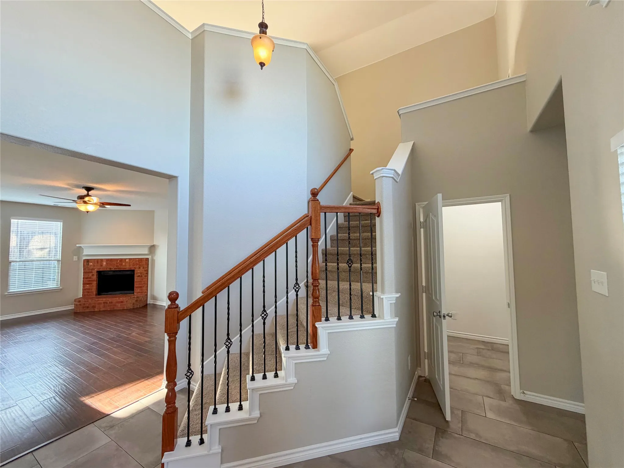 Single Family Residence For Sale in Tarrant County , 10401 Turning Leaf Trail, Fort Worth, Texas 76131, 4 Bedrooms, 3 Bathrooms, 2 Garage spaces, 2,454 Sqft, built in 2009, Preowned, Price $360,000, mls#21232935, Real Estate Agent in Fort Worth, Homes For Sale in Tarrant county, Homes For Sale in Fort Worth, Realtor in Fort Worth Texas, Real Estate Brokerage Independent Realty Texas, Luminita Cordes Realtor