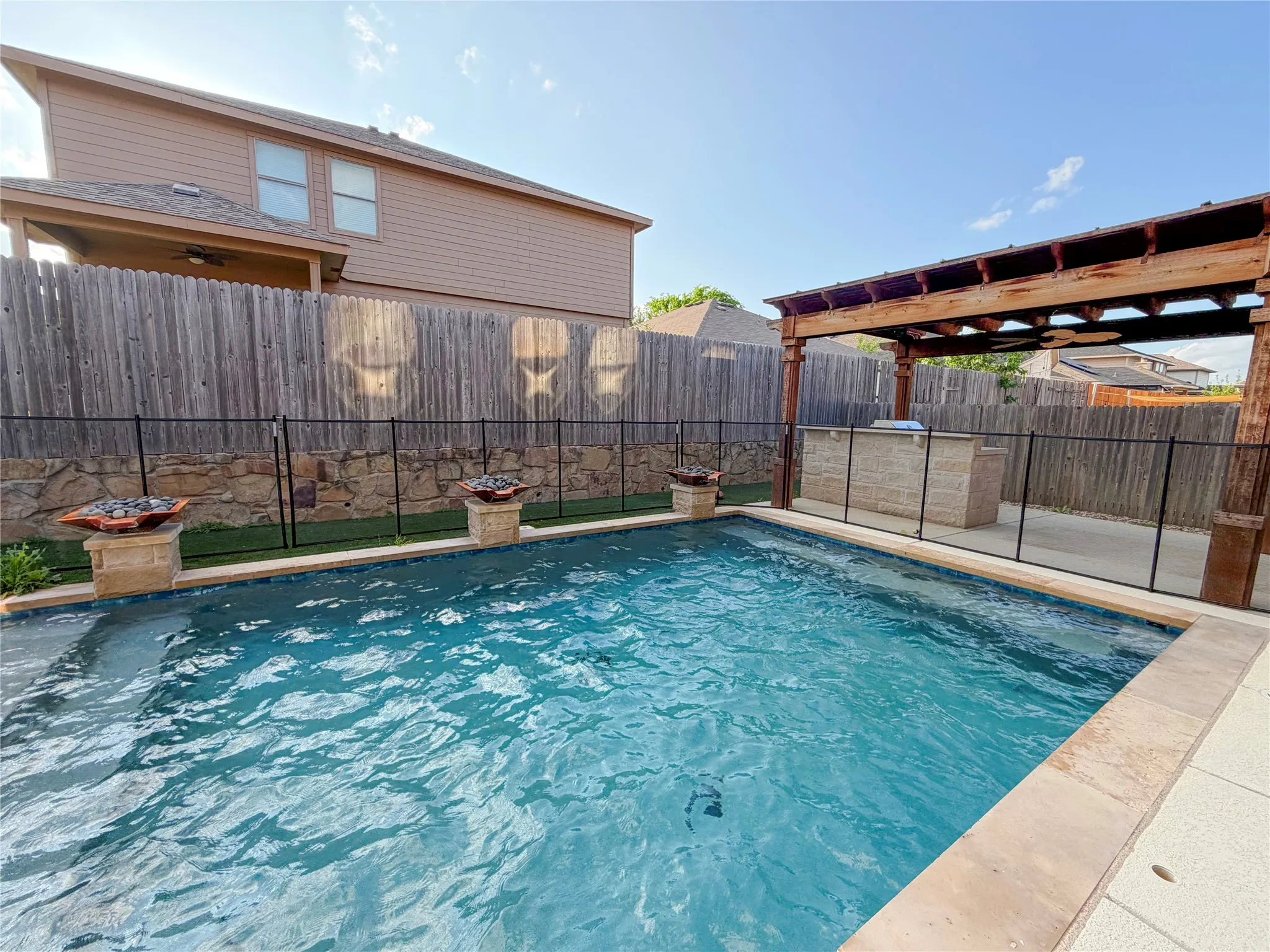 Single Family Residence For Sale in Tarrant County , 10401 Turning Leaf Trail, Fort Worth, Texas 76131, 4 Bedrooms, 3 Bathrooms, 2 Garage spaces, 2,454 Sqft, built in 2009, Preowned, Price $360,000, mls#21232935, Real Estate Agent in Fort Worth, Homes For Sale in Tarrant county, Homes For Sale in Fort Worth, Realtor in Fort Worth Texas, Real Estate Brokerage Independent Realty Texas, Luminita Cordes Realtor
