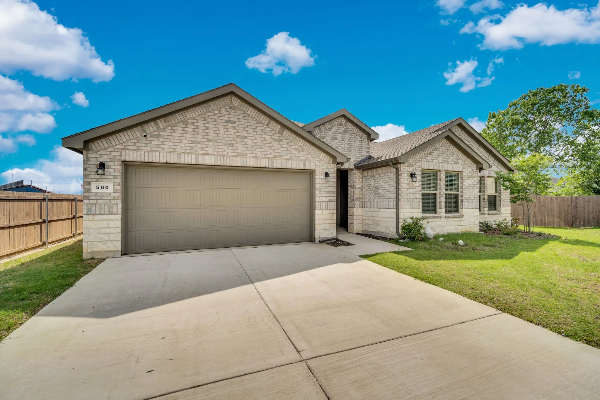 Single Family Residence For Sale in Johnson County , 500 Jolie Court, Joshua, Texas 76058, 4 Bedroom, 2 Bathroom, 2 Garage spaces, 2,395 Sqft, built in 2023, Preowned, mls#21233585, Real Estate Agent in Joshua, Homes For Sale in Johnson county, Homes For Sale in Joshua, Realtor in Joshua Texas, Real Estate Brokerage Independent Realty Texas, Luminita Cordes Realtor