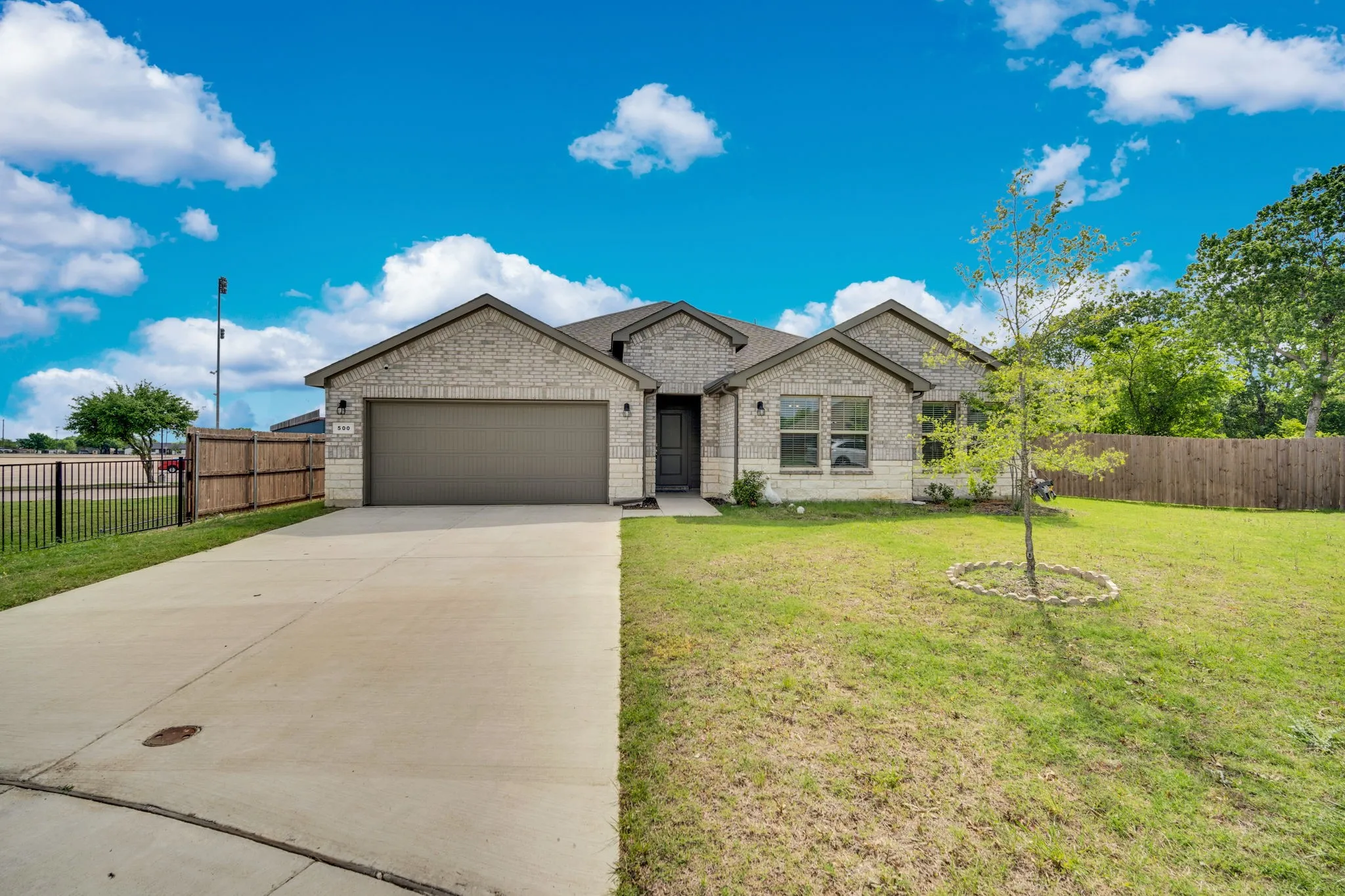 Single Family Residence For Sale in Johnson County , 500 Jolie Court, Joshua, Texas 76058, 4 Bedroom, 2 Bathroom, 2 Garage spaces, 2,395 Sqft, built in 2023, Preowned, mls#21233585, Real Estate Agent in Joshua, Homes For Sale in Johnson county, Homes For Sale in Joshua, Realtor in Joshua Texas, Real Estate Brokerage Independent Realty Texas, Luminita Cordes Realtor