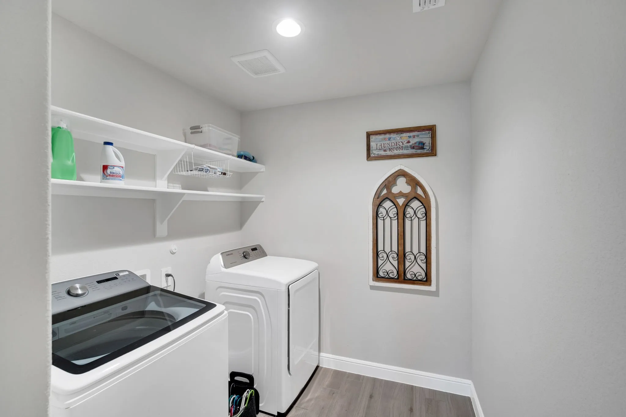 Single Family Residence For Sale in Johnson County , 500 Jolie Court, Joshua, Texas 76058, 4 Bedroom, 2 Bathroom, 2 Garage spaces, 2,395 Sqft, built in 2023, Preowned, mls#21233585, Real Estate Agent in Joshua, Homes For Sale in Johnson county, Homes For Sale in Joshua, Realtor in Joshua Texas, Real Estate Brokerage Independent Realty Texas, Luminita Cordes Realtor