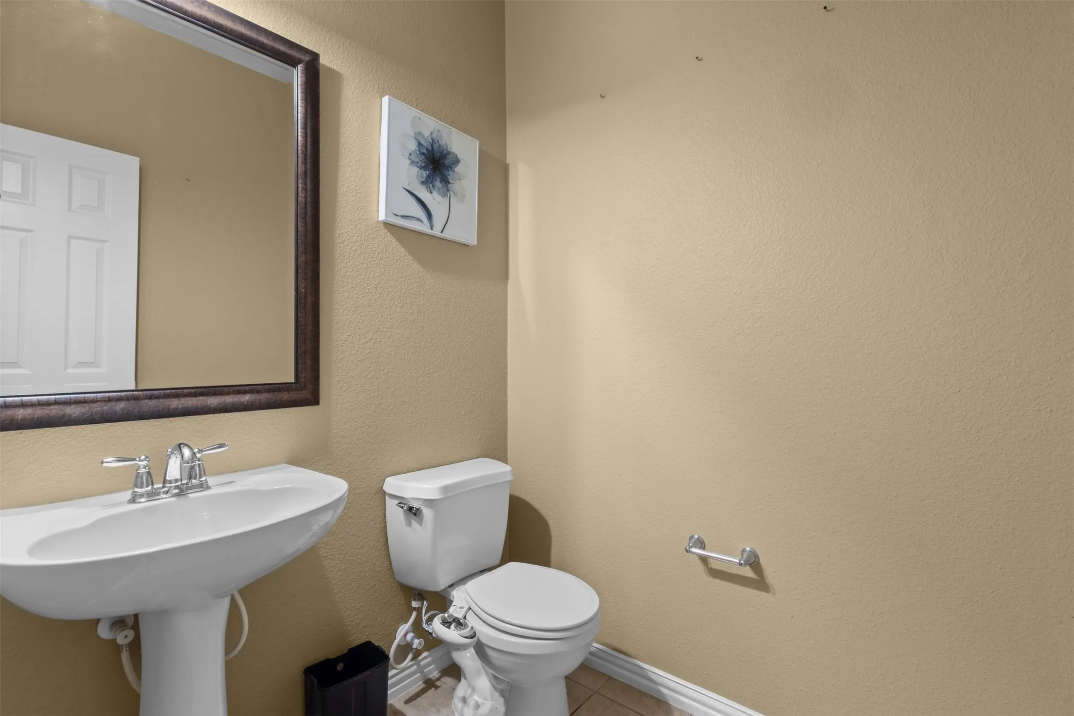 1/2 Bathroom