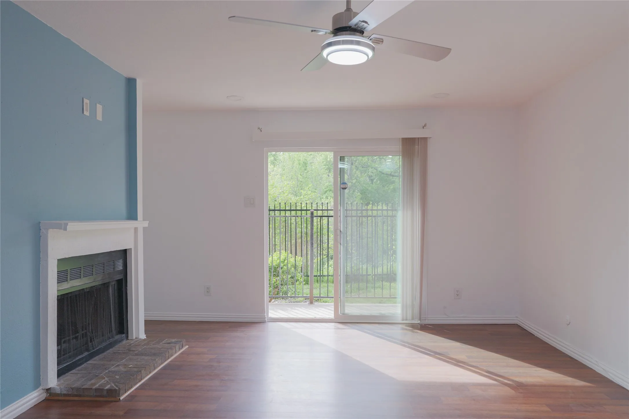 Condominium For Sale in Dallas County , 8109 Skillman Street 1025, Dallas, Texas 75231, 2 Bedroom, 2 Bathroom, Garage spaces, 1,047 Sqft, built in 1981, mls#21231933, Real Estate Agent in Dallas, Homes For Sale in Dallas county, Homes For Sale in Dallas, Realtor in Dallas Texas, Real Estate Brokerage Independent Realty Texas, Luminita Cordes Realtor