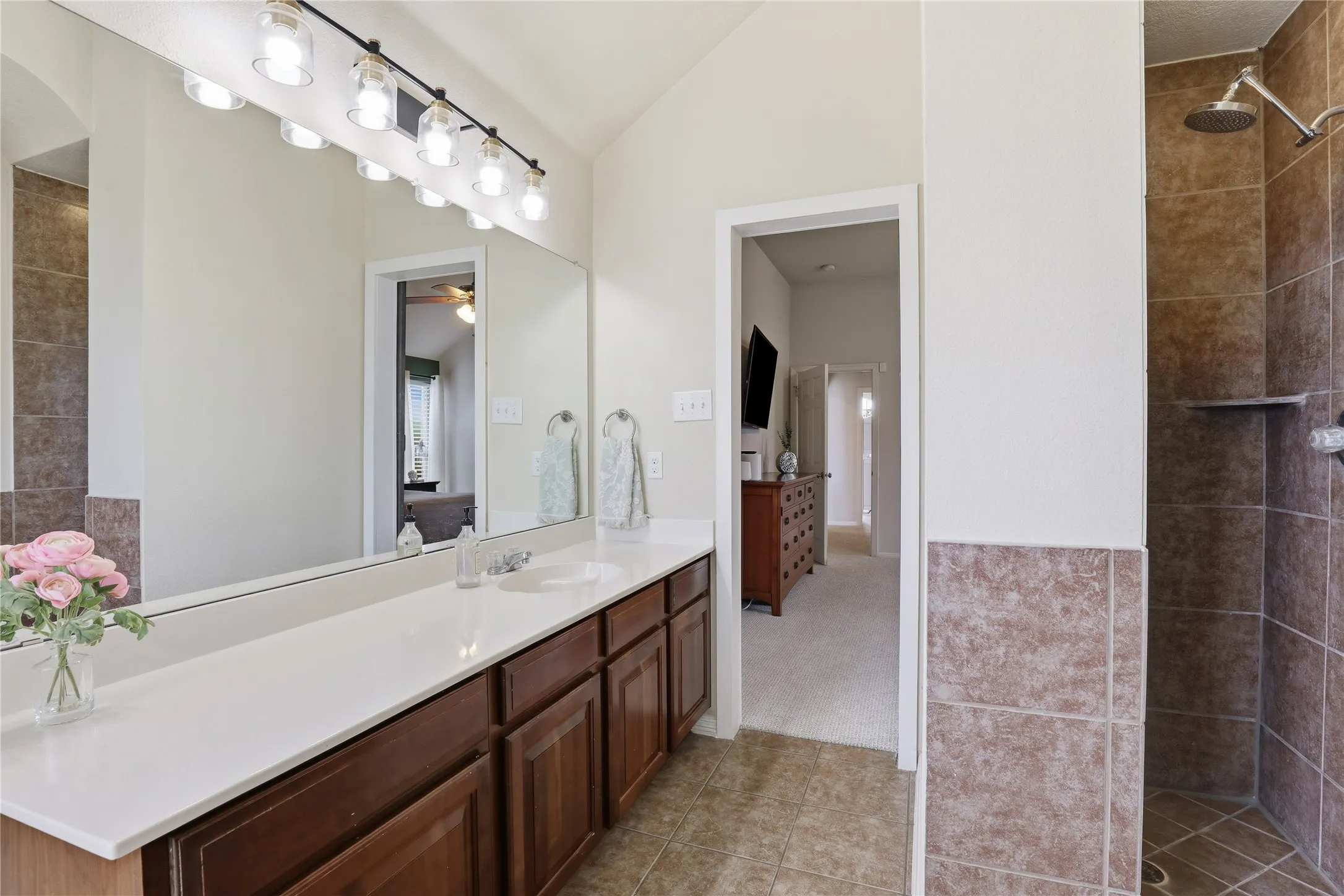 Single Family Residence For Sale in Parker County , 182 Portales Drive, Aledo, Texas 76008, 3 Bedroom, 2 Bathroom, 2 Garage spaces, 2,026 Sqft, built in 2005, mls#21233252, Real Estate Agent in Aledo, Homes For Sale in Parker county, Homes For Sale in Aledo, Realtor in Aledo Texas, Real Estate Brokerage Independent Realty Texas, Luminita Cordes Realtor