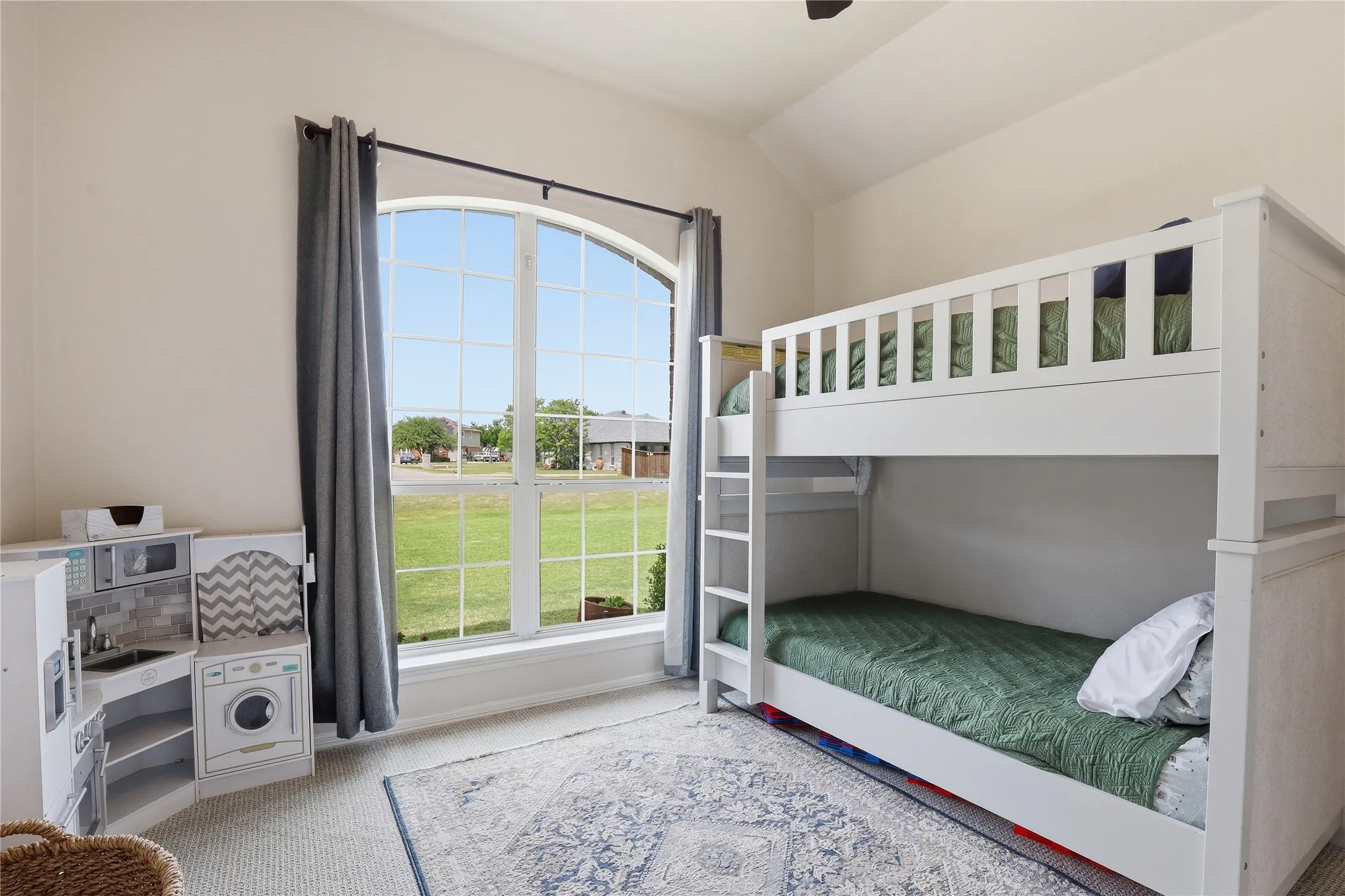Single Family Residence For Sale in Parker County , 182 Portales Drive, Aledo, Texas 76008, 3 Bedroom, 2 Bathroom, 2 Garage spaces, 2,026 Sqft, built in 2005, mls#21233252, Real Estate Agent in Aledo, Homes For Sale in Parker county, Homes For Sale in Aledo, Realtor in Aledo Texas, Real Estate Brokerage Independent Realty Texas, Luminita Cordes Realtor
