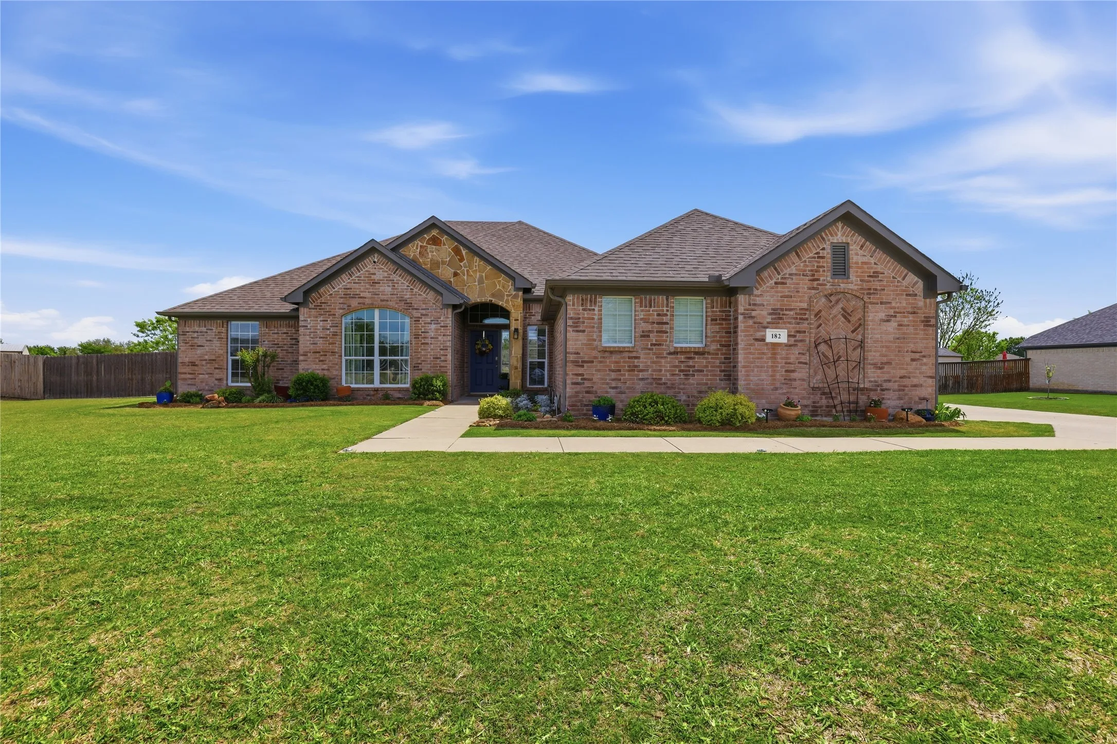 Single Family Residence For Sale in Parker County , 182 Portales Drive, Aledo, Texas 76008, 3 Bedroom, 2 Bathroom, 2 Garage spaces, 2,026 Sqft, built in 2005, mls#21233252, Real Estate Agent in Aledo, Homes For Sale in Parker county, Homes For Sale in Aledo, Realtor in Aledo Texas, Real Estate Brokerage Independent Realty Texas, Luminita Cordes Realtor