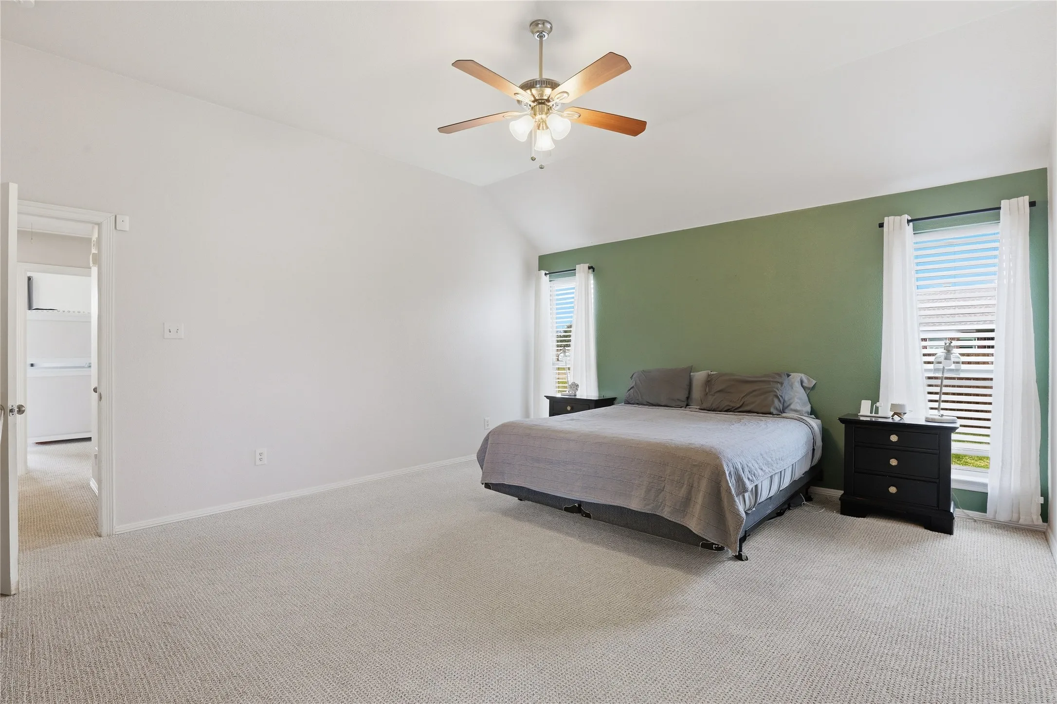 Single Family Residence For Sale in Parker County , 182 Portales Drive, Aledo, Texas 76008, 3 Bedroom, 2 Bathroom, 2 Garage spaces, 2,026 Sqft, built in 2005, mls#21233252, Real Estate Agent in Aledo, Homes For Sale in Parker county, Homes For Sale in Aledo, Realtor in Aledo Texas, Real Estate Brokerage Independent Realty Texas, Luminita Cordes Realtor