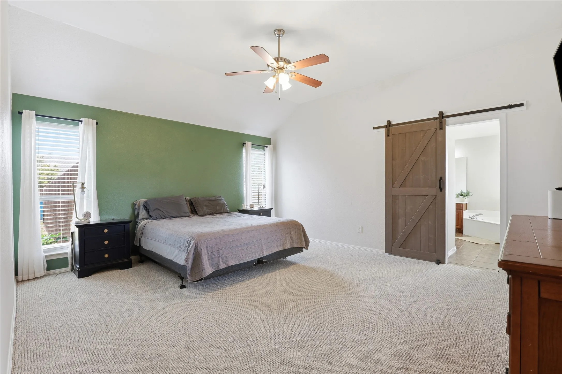 Single Family Residence For Sale in Parker County , 182 Portales Drive, Aledo, Texas 76008, 3 Bedroom, 2 Bathroom, 2 Garage spaces, 2,026 Sqft, built in 2005, mls#21233252, Real Estate Agent in Aledo, Homes For Sale in Parker county, Homes For Sale in Aledo, Realtor in Aledo Texas, Real Estate Brokerage Independent Realty Texas, Luminita Cordes Realtor