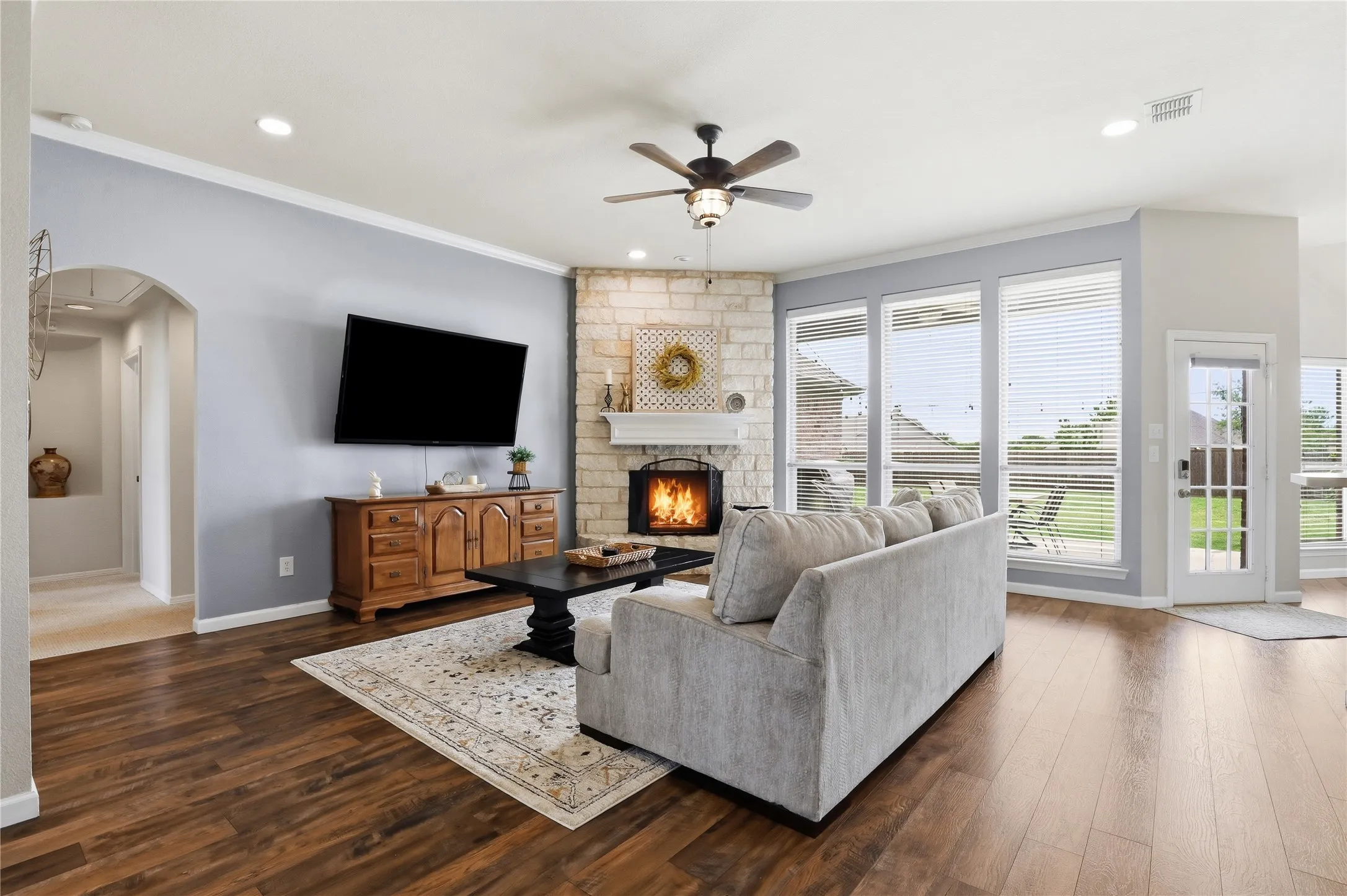 Single Family Residence For Sale in Parker County , 182 Portales Drive, Aledo, Texas 76008, 3 Bedroom, 2 Bathroom, 2 Garage spaces, 2,026 Sqft, built in 2005, mls#21233252, Real Estate Agent in Aledo, Homes For Sale in Parker county, Homes For Sale in Aledo, Realtor in Aledo Texas, Real Estate Brokerage Independent Realty Texas, Luminita Cordes Realtor