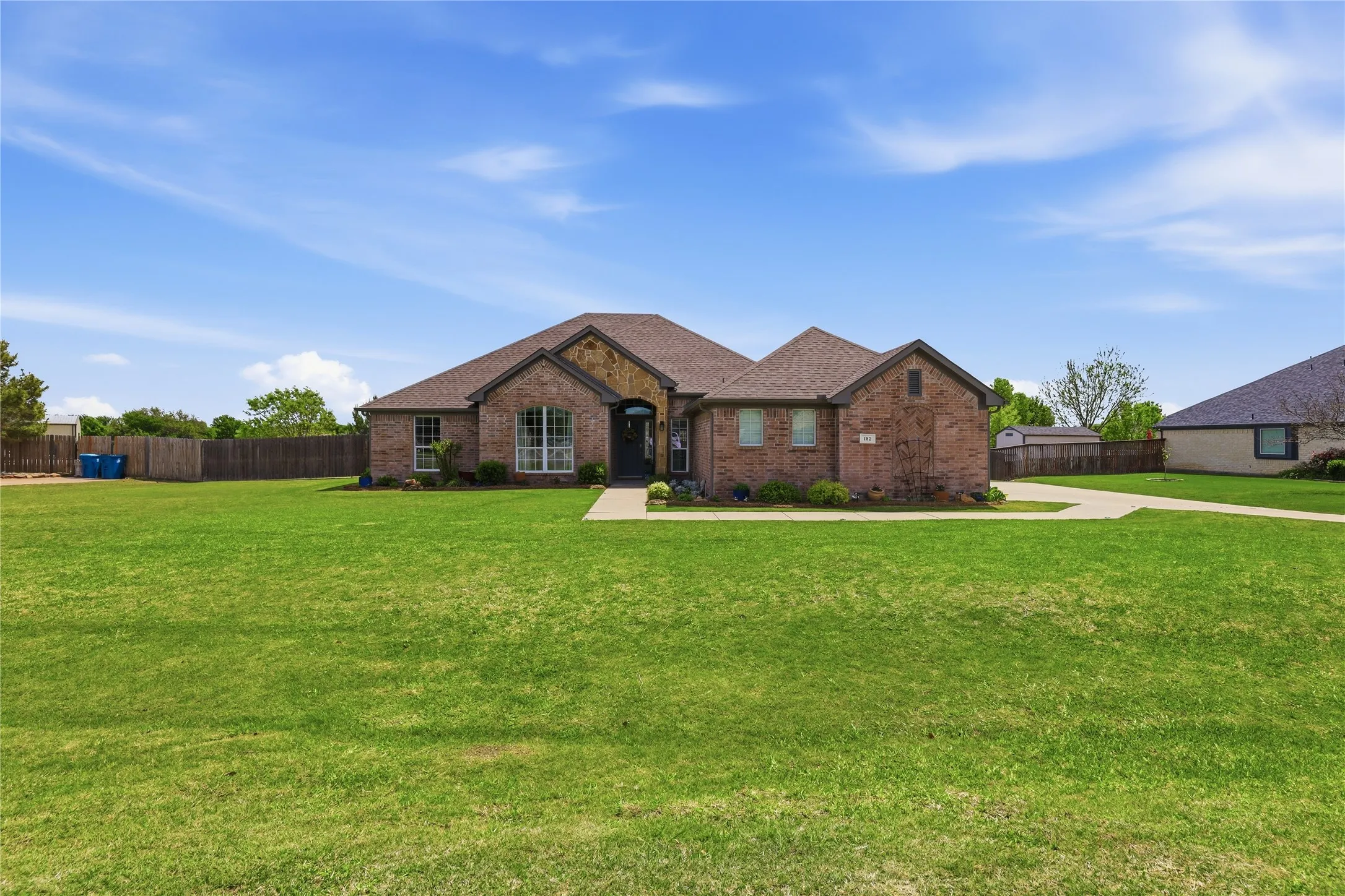 Single Family Residence For Sale in Parker County , 182 Portales Drive, Aledo, Texas 76008, 3 Bedroom, 2 Bathroom, 2 Garage spaces, 2,026 Sqft, built in 2005, mls#21233252, Real Estate Agent in Aledo, Homes For Sale in Parker county, Homes For Sale in Aledo, Realtor in Aledo Texas, Real Estate Brokerage Independent Realty Texas, Luminita Cordes Realtor