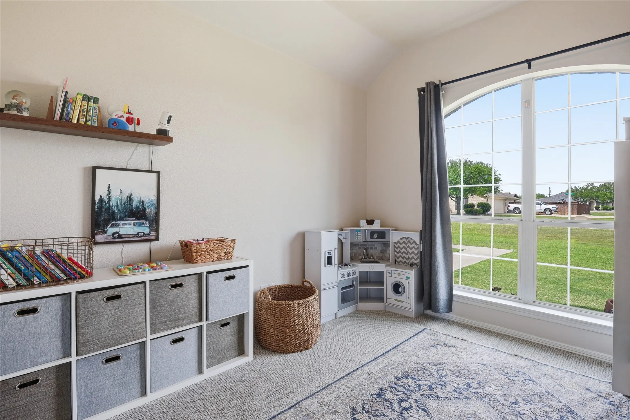 Single Family Residence For Sale in Parker County , 182 Portales Drive, Aledo, Texas 76008, 3 Bedroom, 2 Bathroom, 2 Garage spaces, 2,026 Sqft, built in 2005, mls#21233252, Real Estate Agent in Aledo, Homes For Sale in Parker county, Homes For Sale in Aledo, Realtor in Aledo Texas, Real Estate Brokerage Independent Realty Texas, Luminita Cordes Realtor